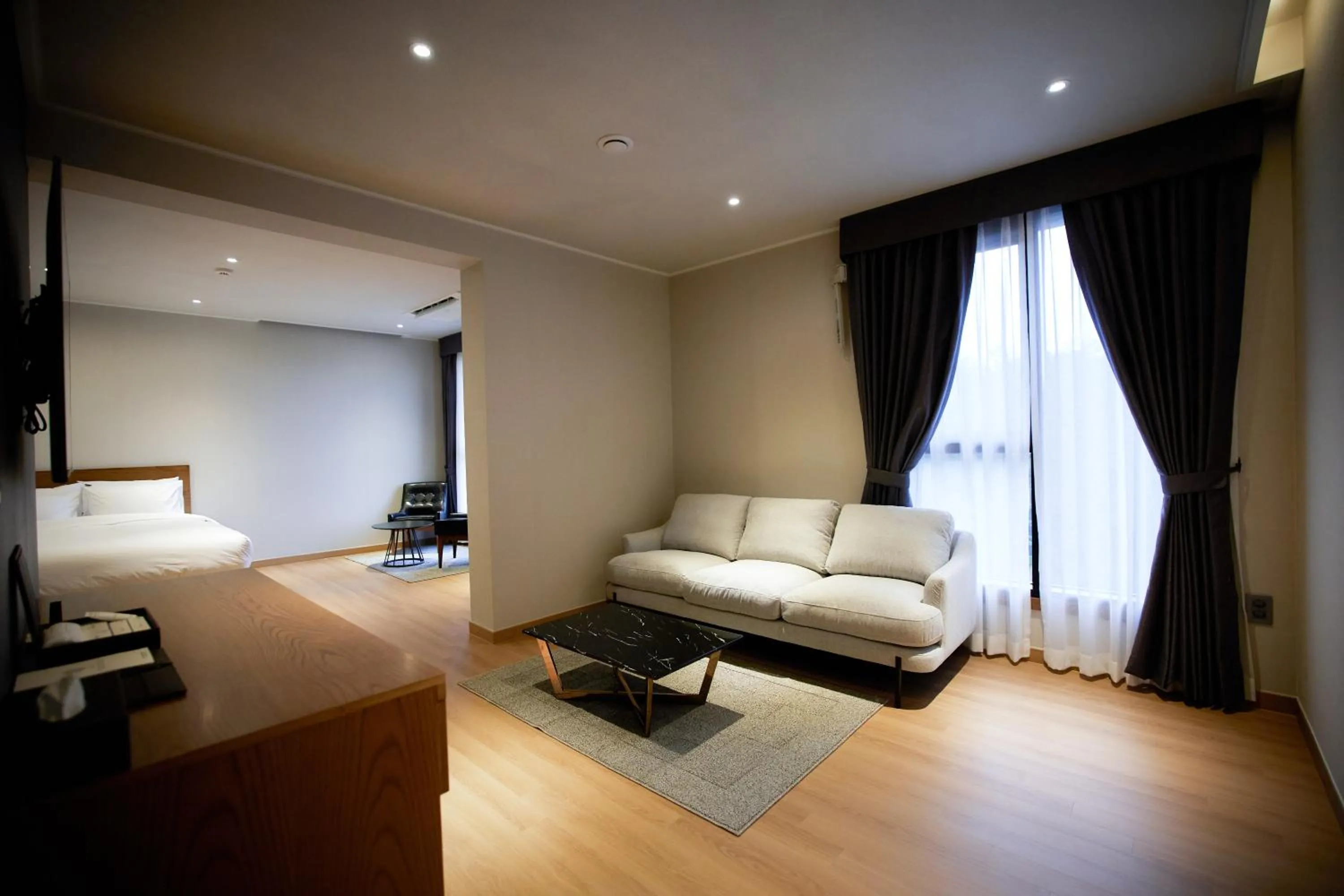 Living room, Bed in Hotel The Star