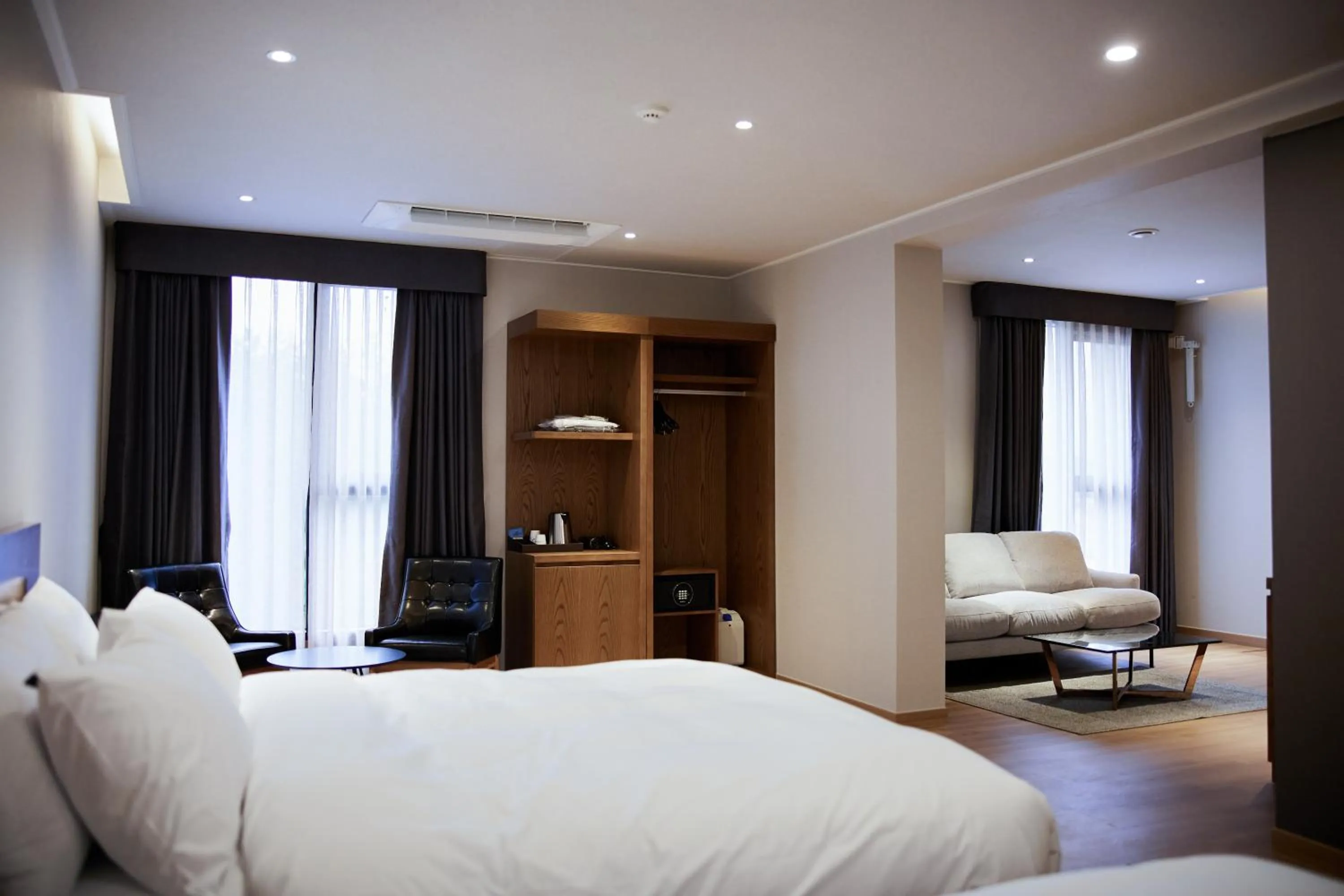 Photo of the whole room, Bed in Hotel The Star