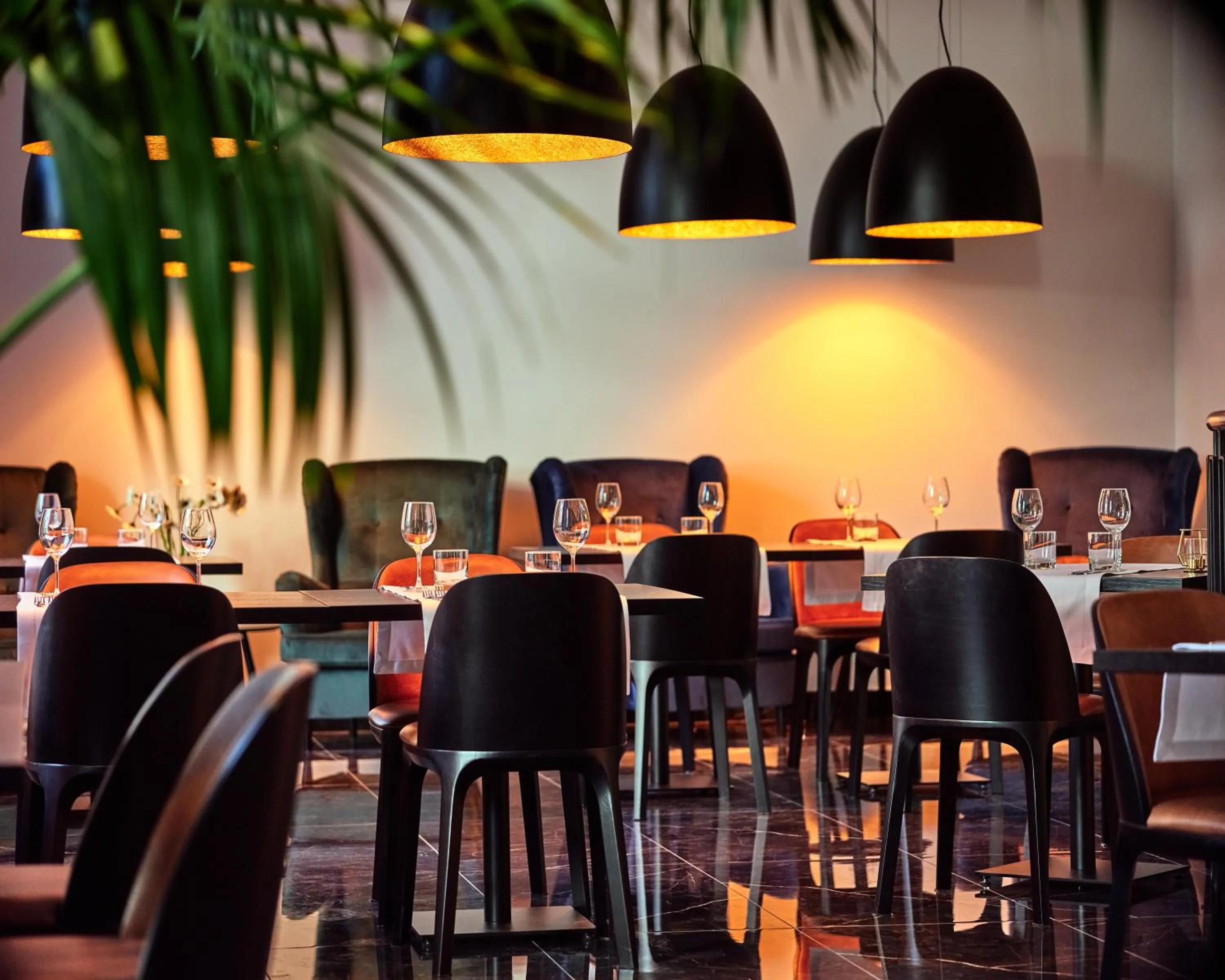 Restaurant/places to eat in 1891 Garni Hotel