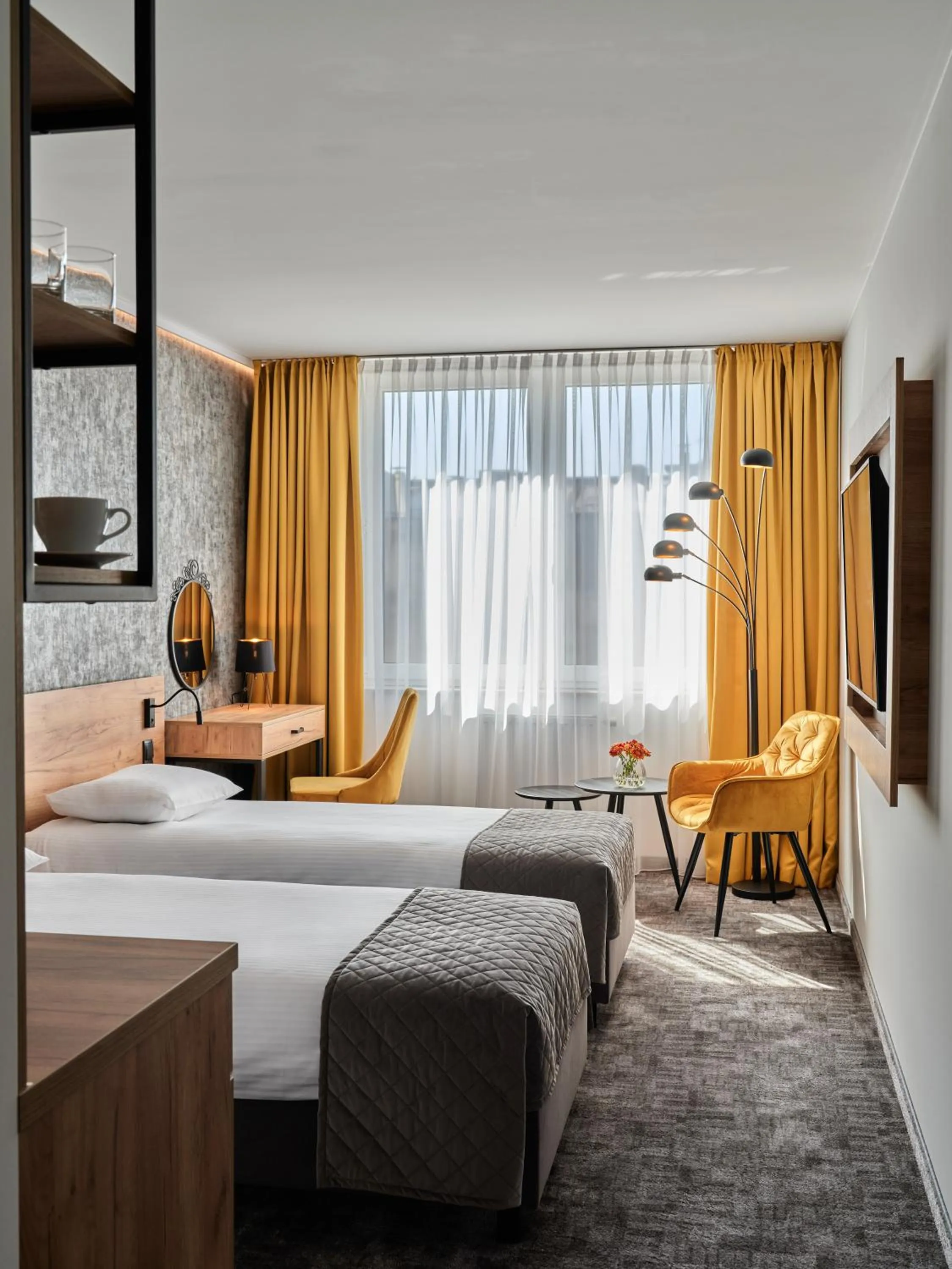 Photo of the whole room, Bed in 1891 Garni Hotel