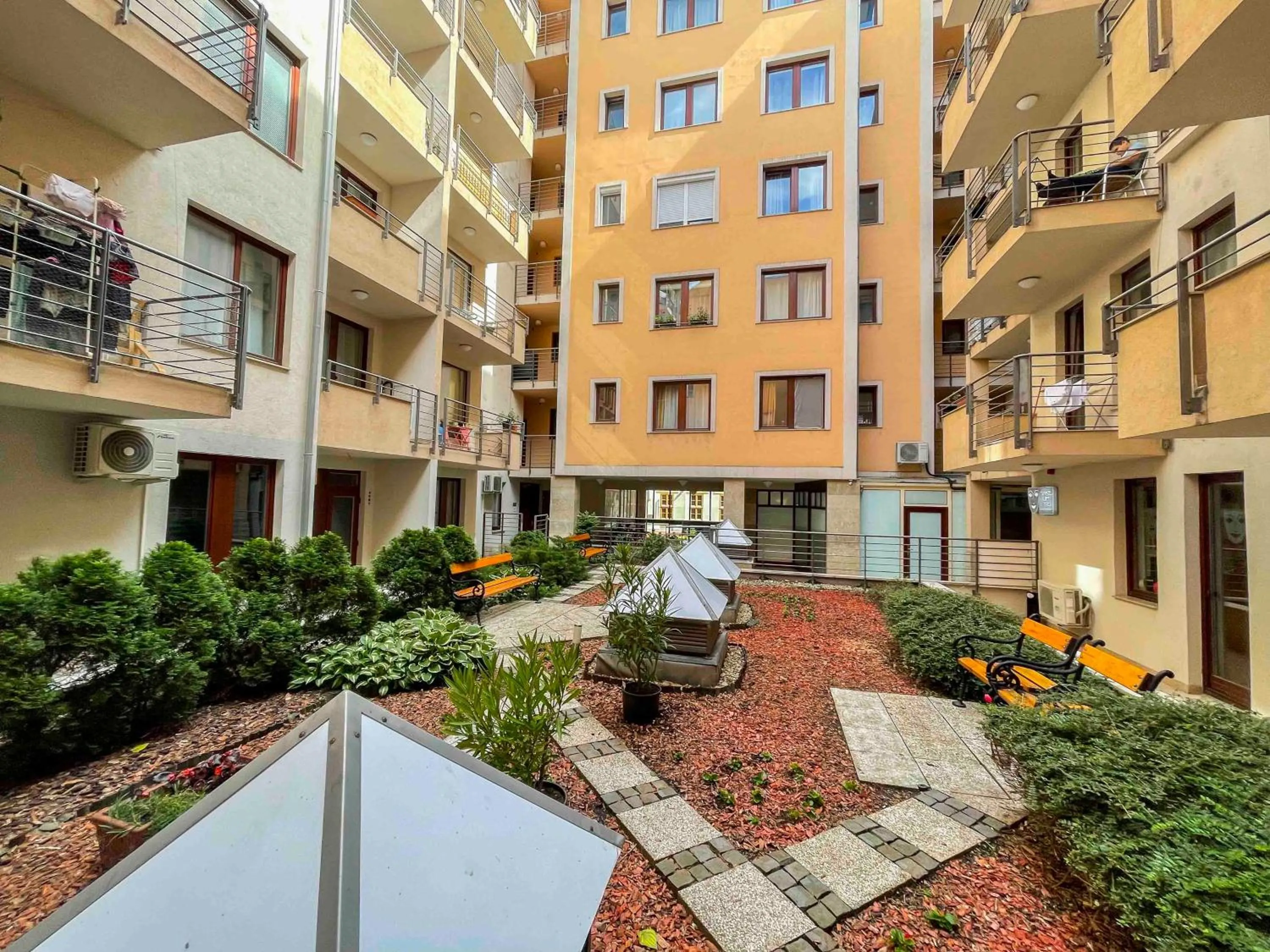 Garden in Opera Residence