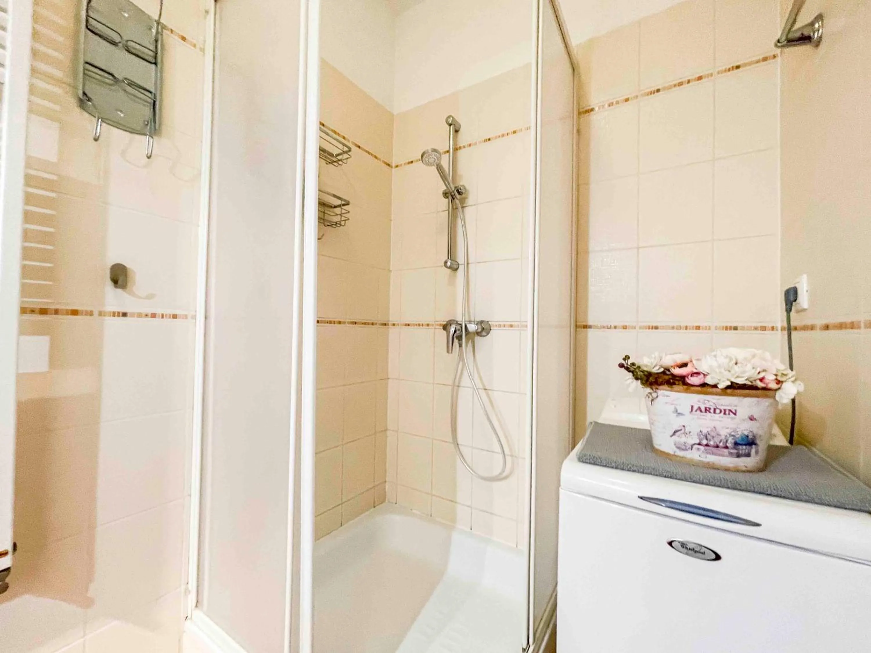 Shower in Opera Residence