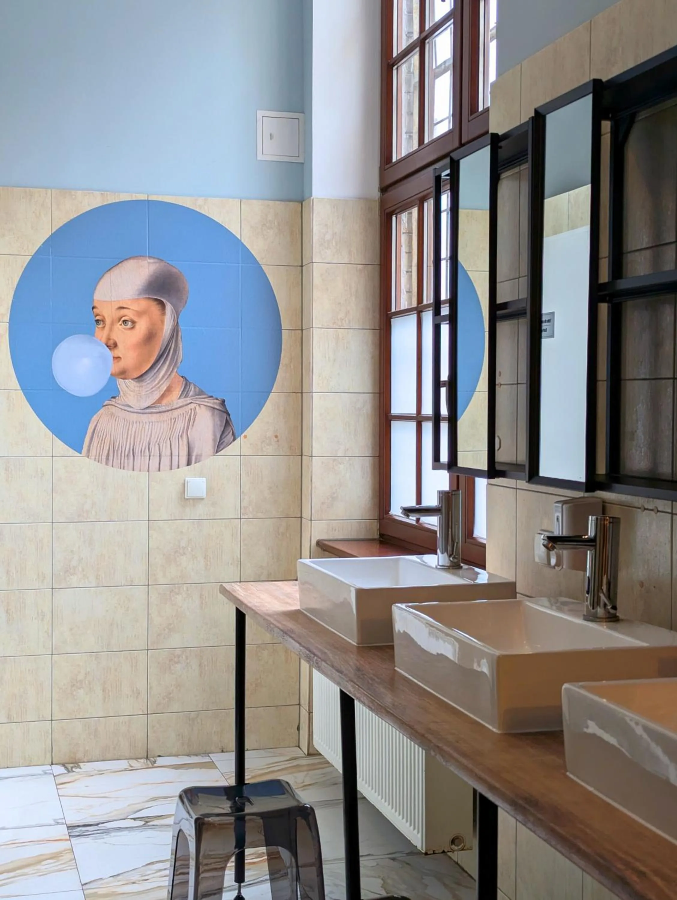 Shower in RYNEK 30 Hostel