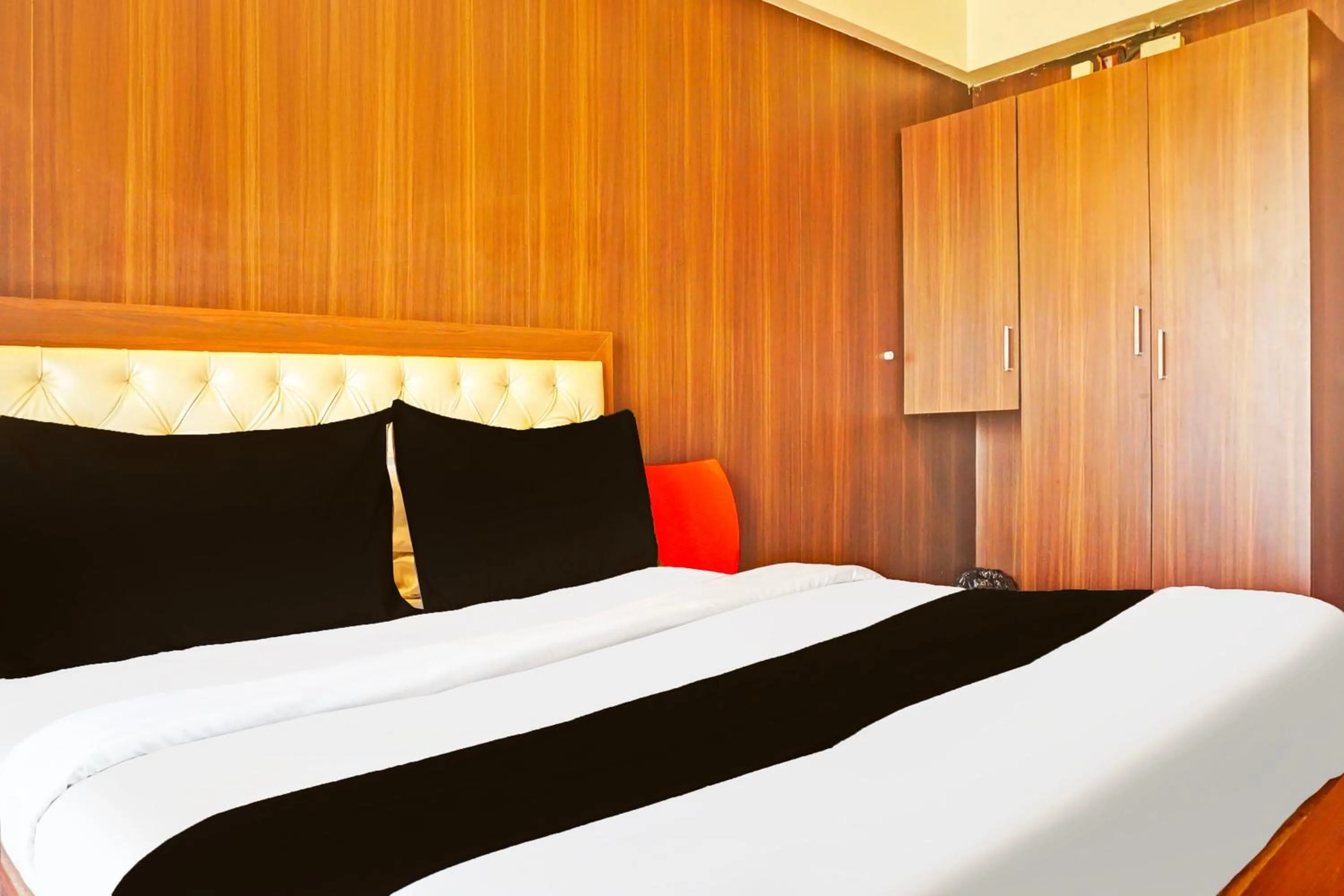 Bedroom in Hotel O Pearl Inn