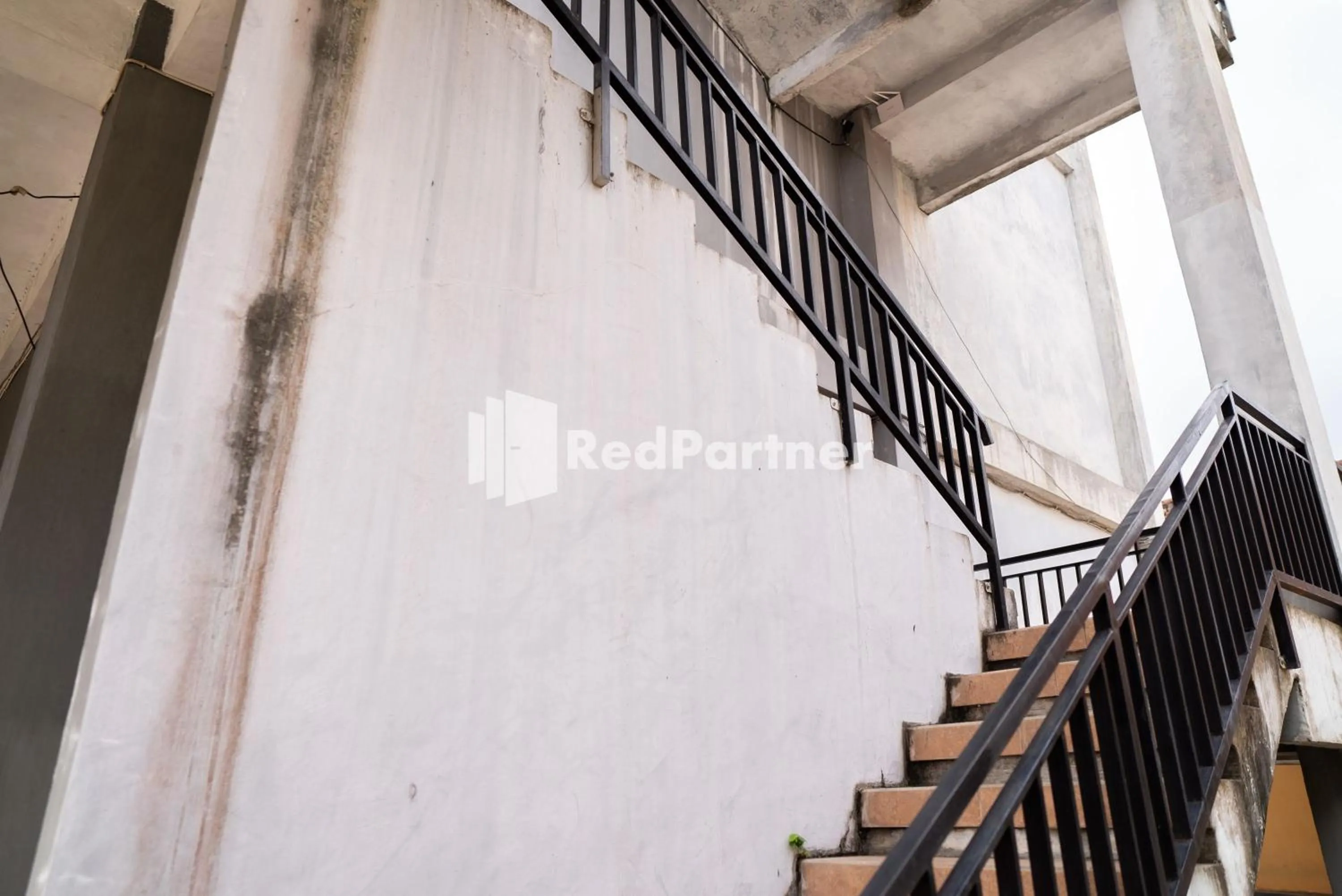 Property building in Wisma Citra Metro Mitra RedDoorz