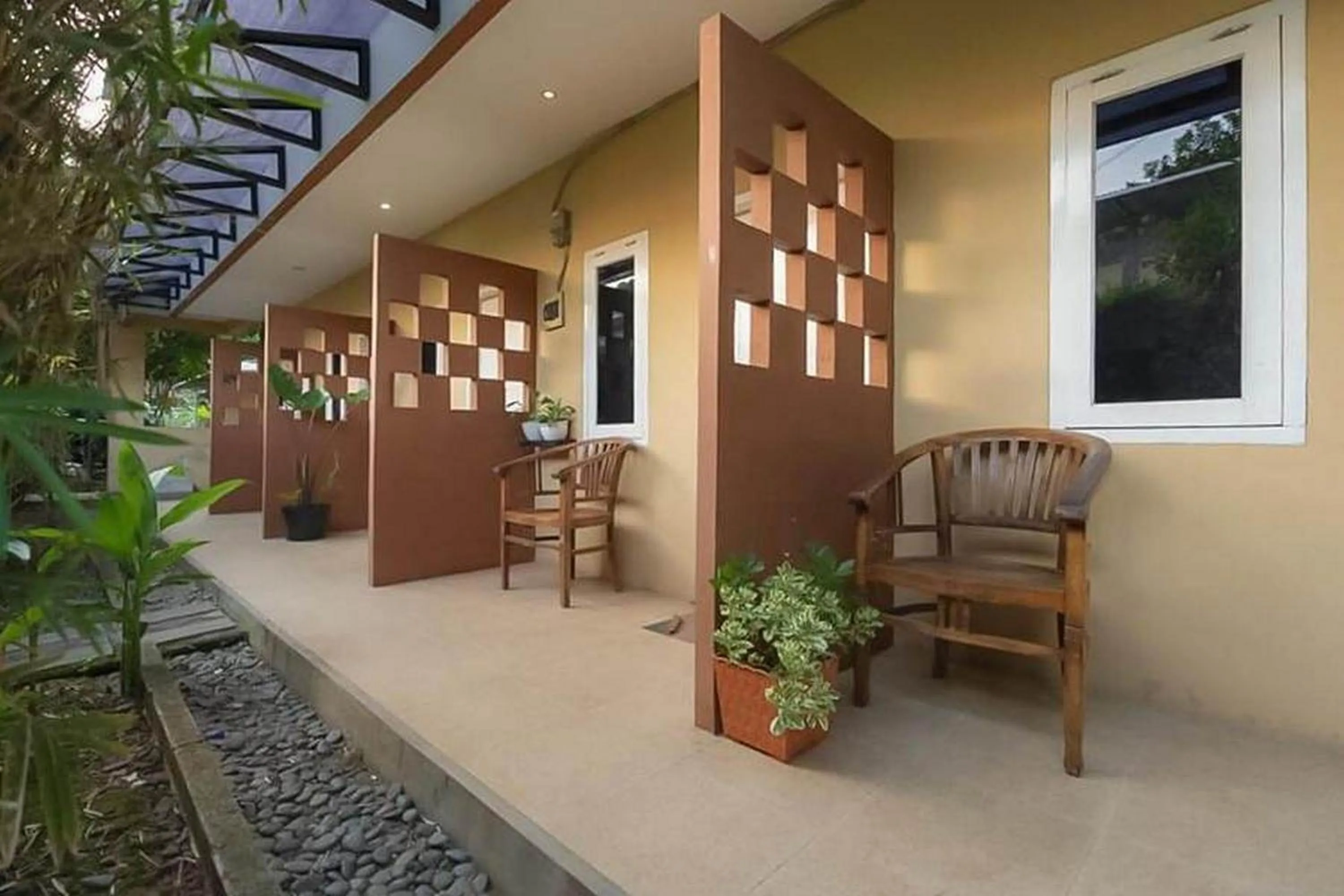 Property building in RedDoorz near RS Mitra Keluarga Depok