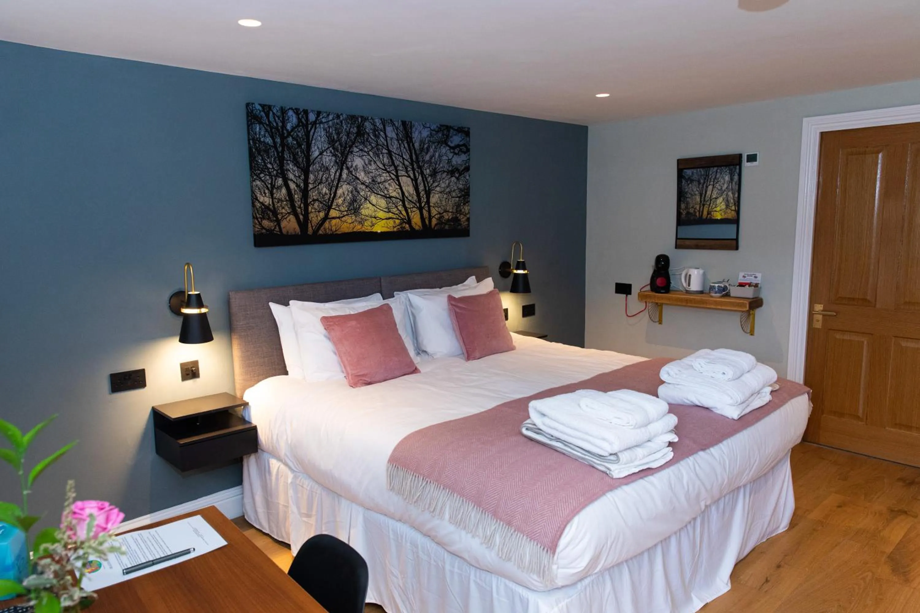 Bedroom, Bed in The Nog Inn