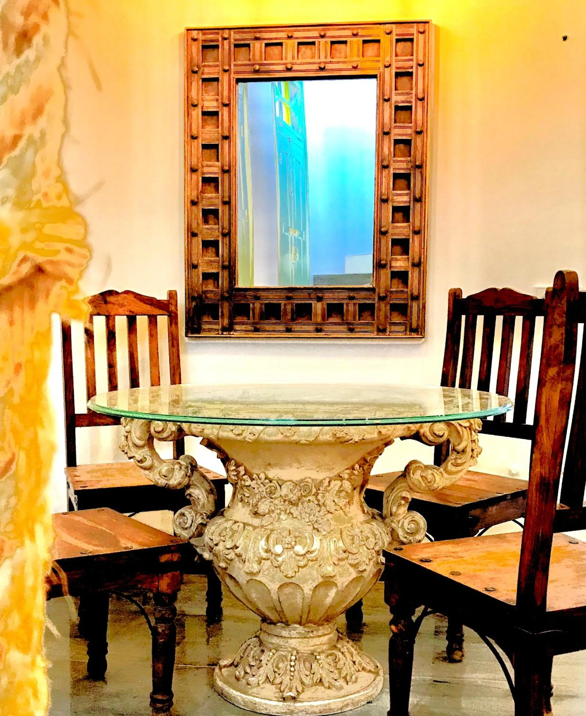 Dining area in Rok Plaza