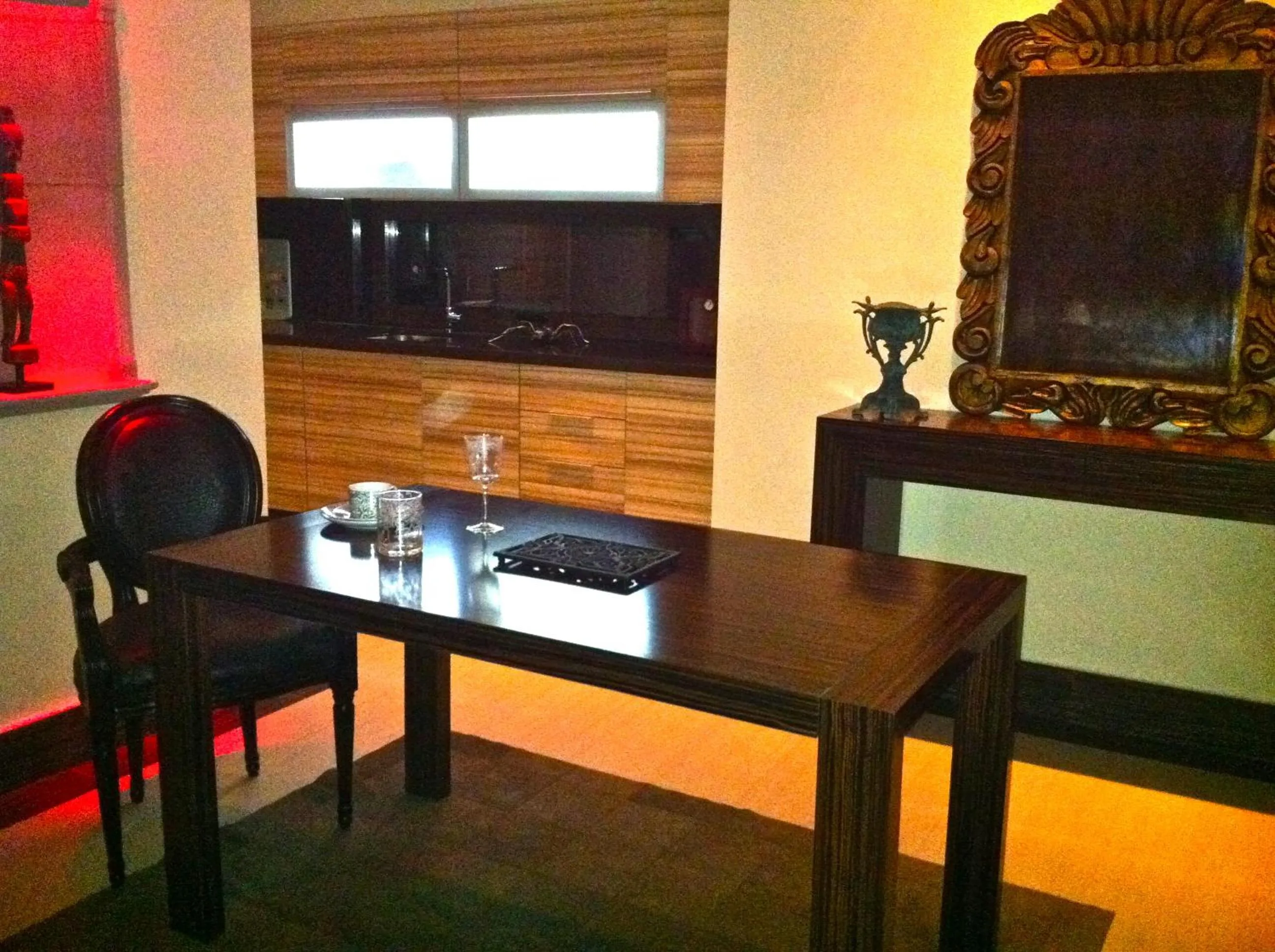 Dining area in Rok Plaza