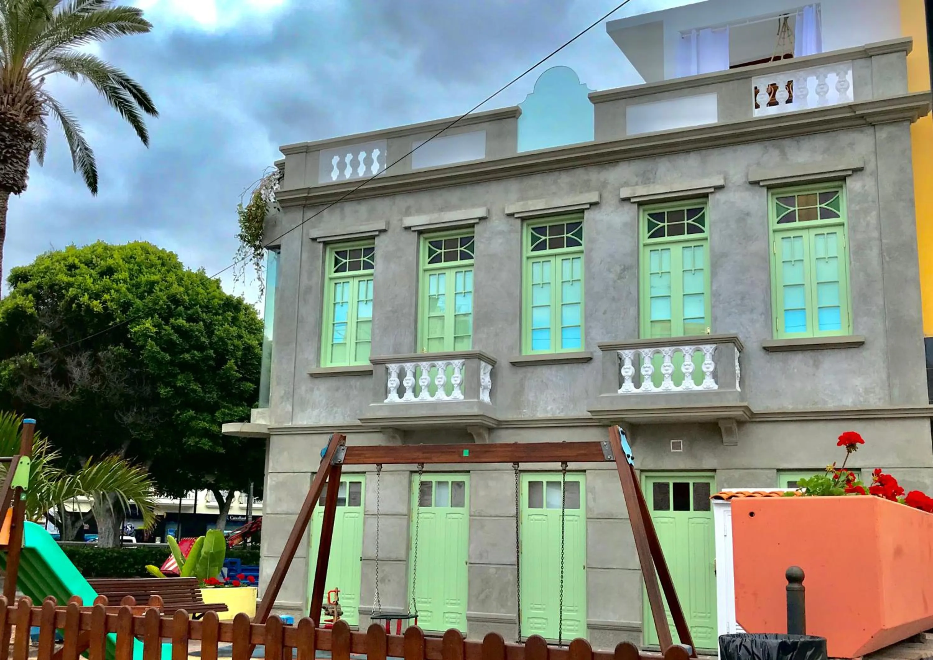 Property building in Rok Plaza