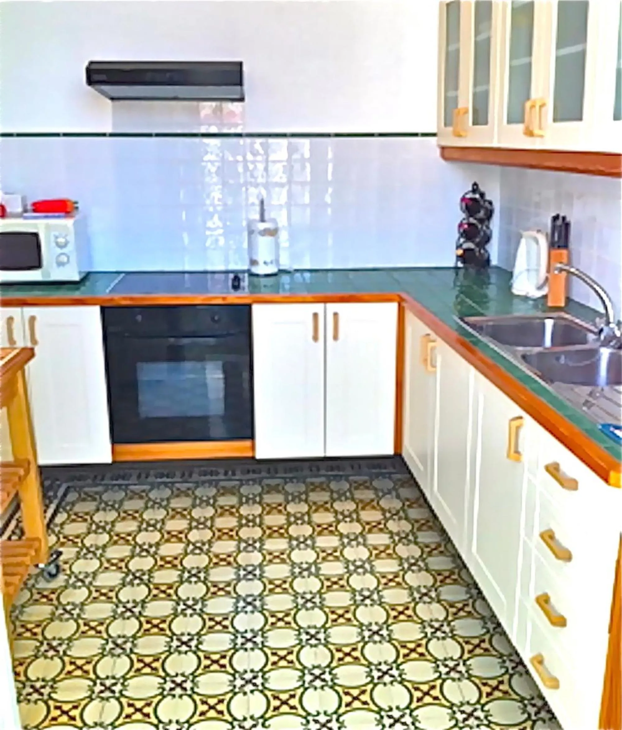 Kitchen or kitchenette in Rok Plaza