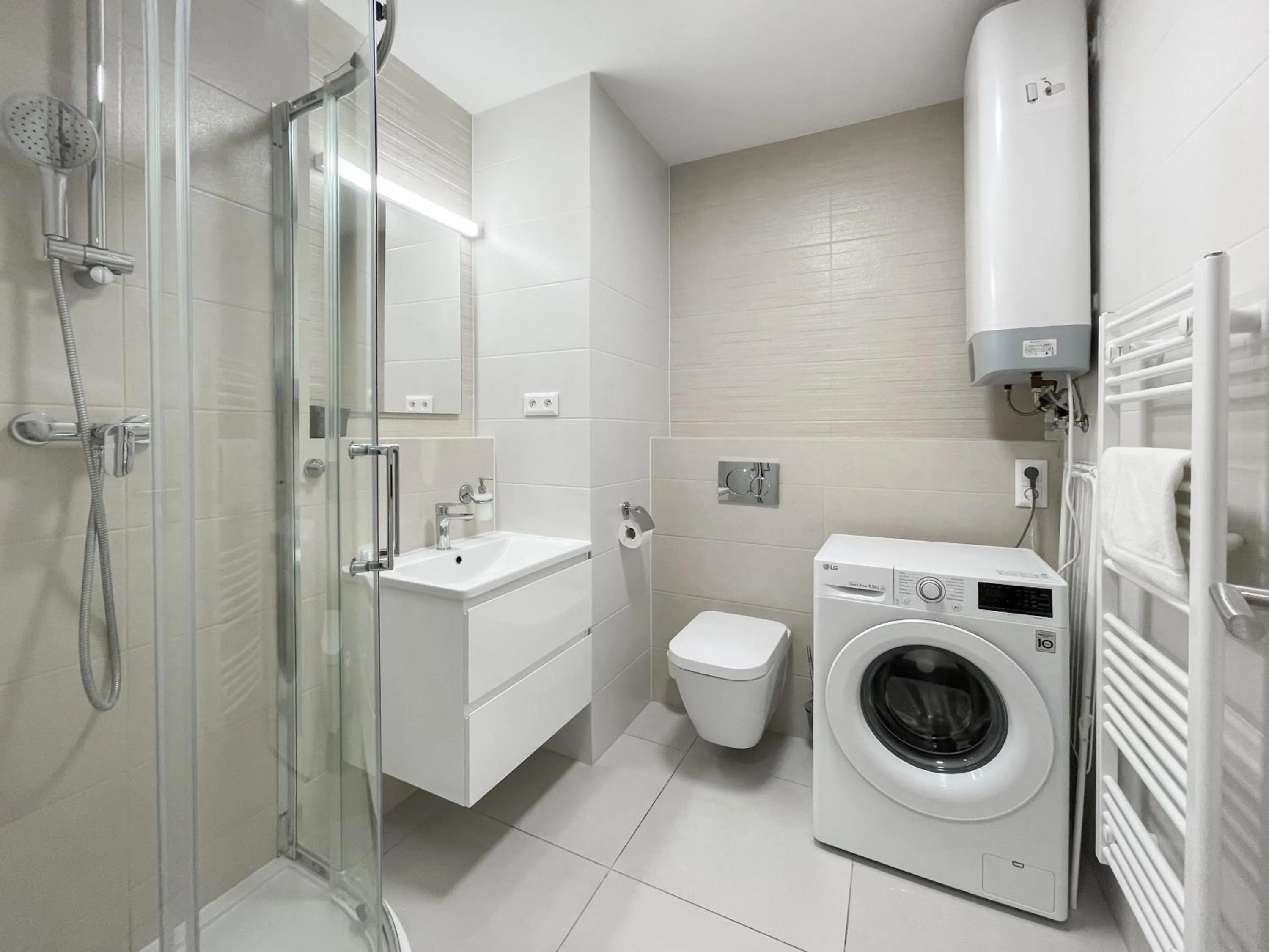 Shower in Metropolitan Star Apart Hotel