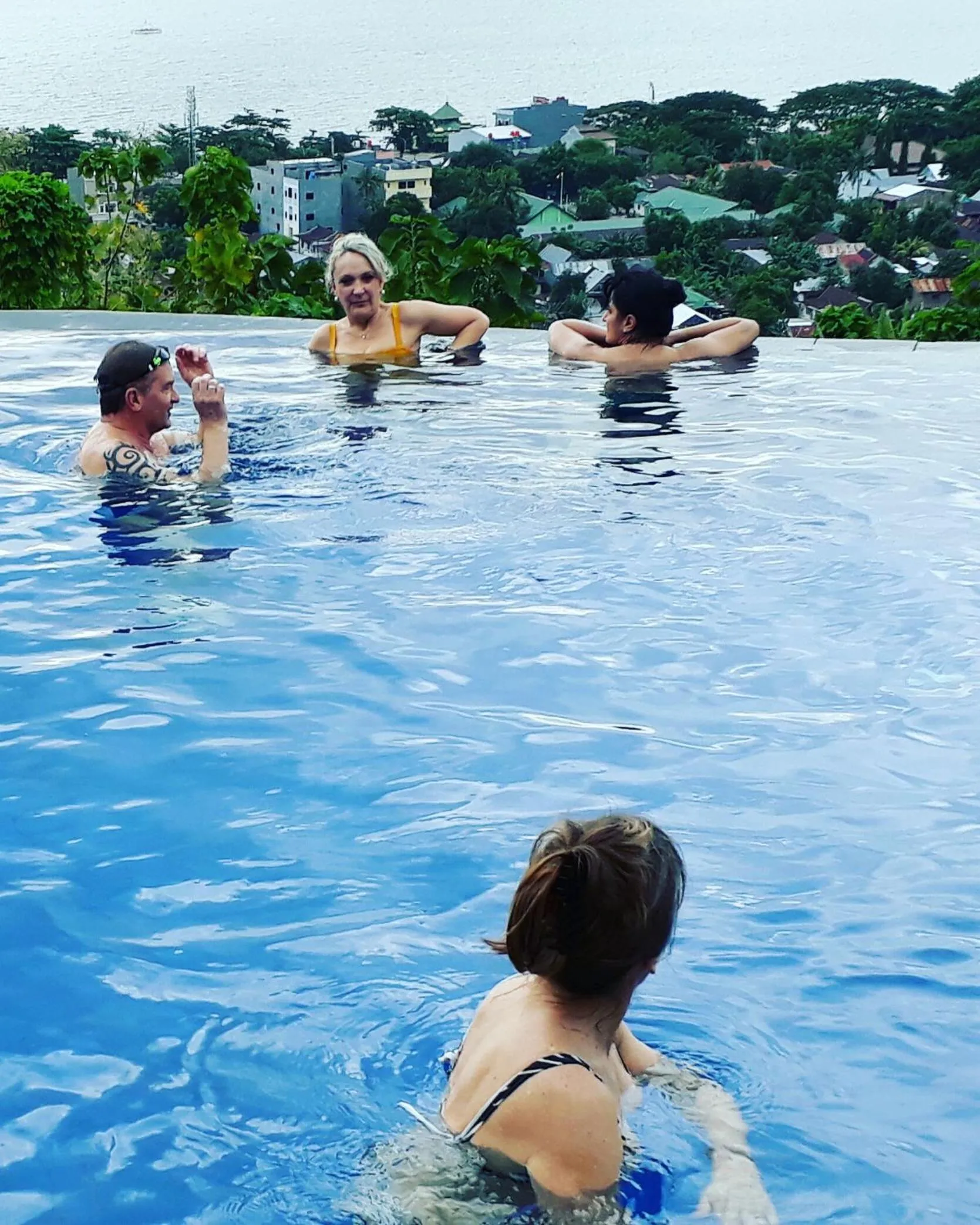 Swimming pool in Bukit Kenari Hotel & Restaurant