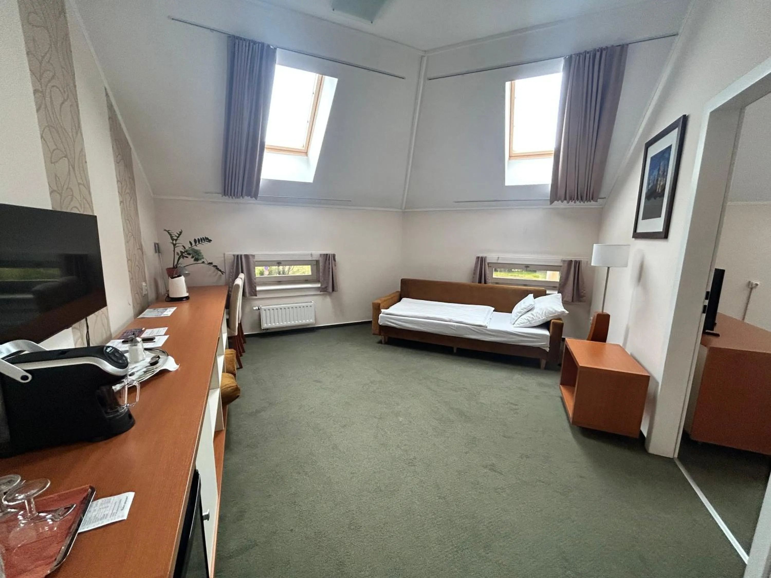 Coffee/tea facilities, Bed in Boutique Hotel Sopianae