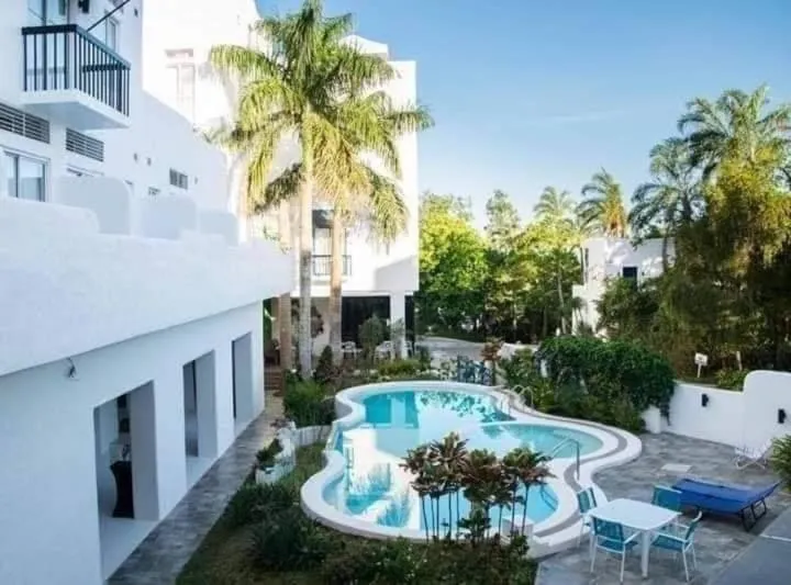 Swimming pool in Casa Ayesha Sweet Staycation at La Bella Tagaytay