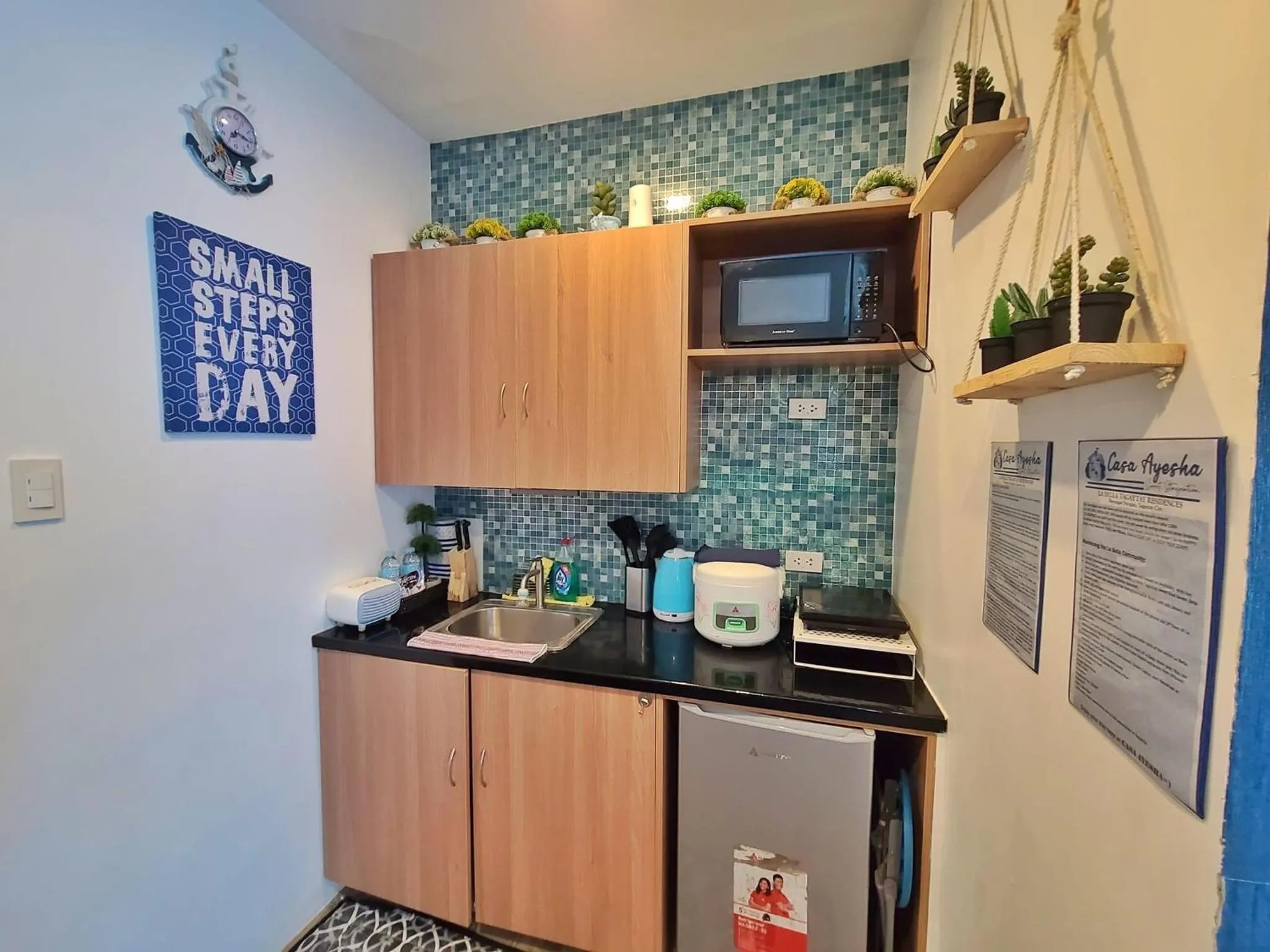 Kitchen or kitchenette in Casa Ayesha Sweet Staycation at La Bella Tagaytay