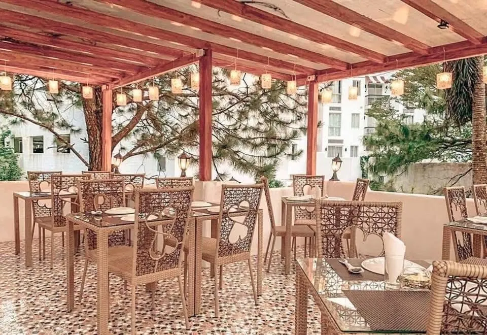 Restaurant/places to eat in Casa Ayesha Sweet Staycation at La Bella Tagaytay