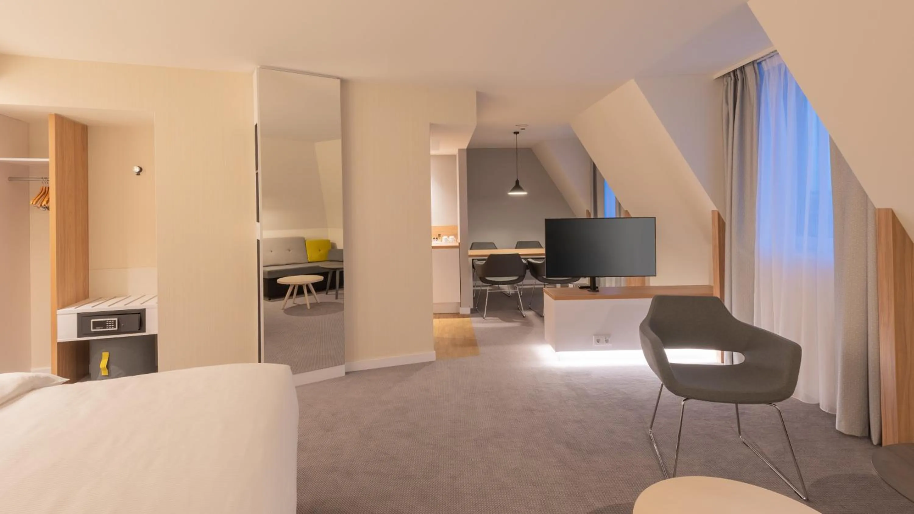 Photo of the whole room, Bed in Holiday Inn Express & Suites - Potsdam by IHG