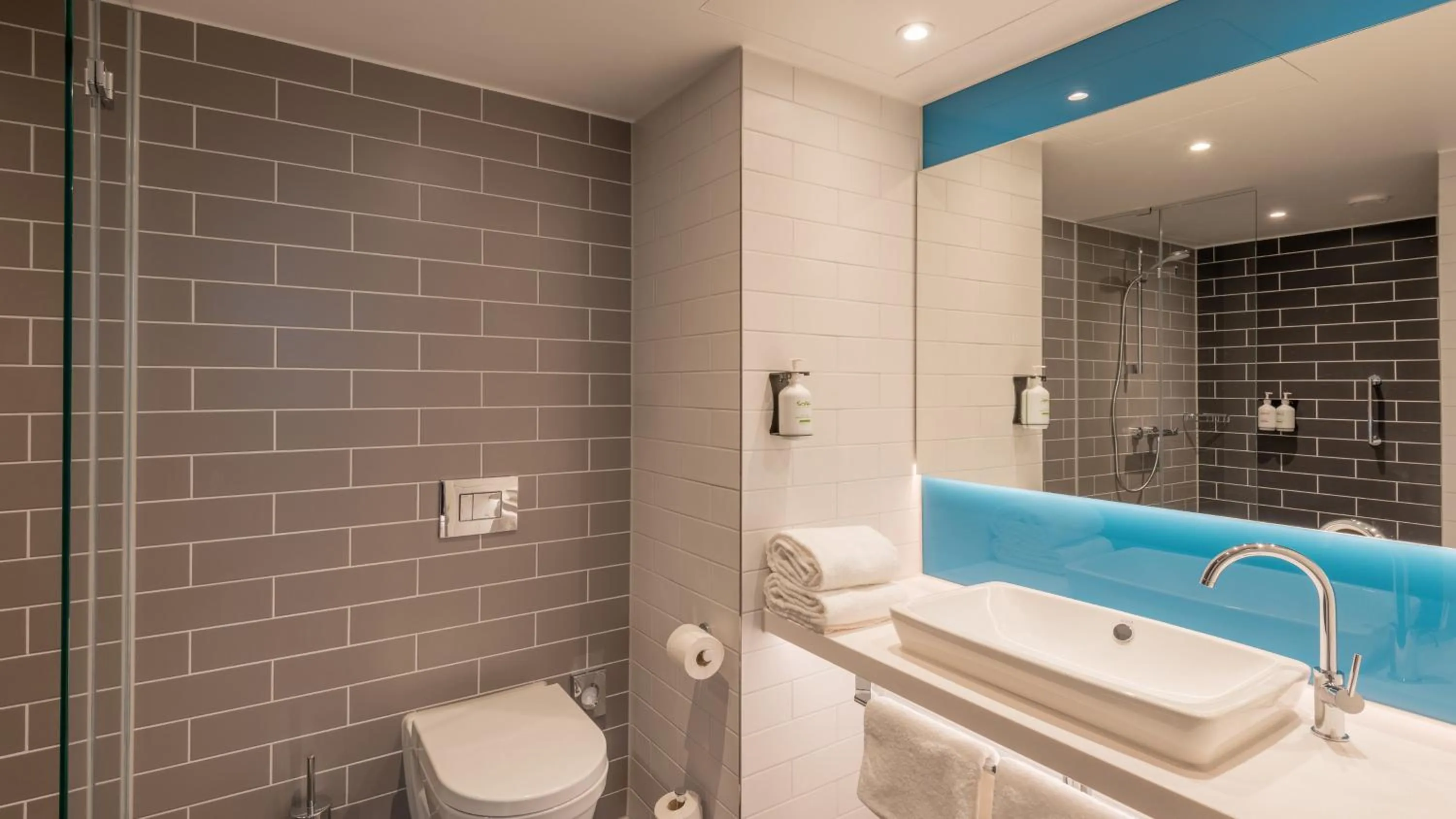 Bathroom in Holiday Inn Express & Suites - Potsdam by IHG