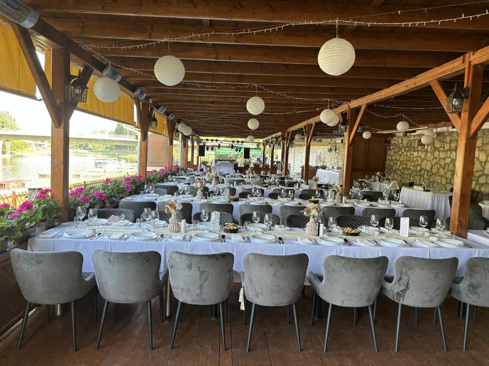 Amstel Hattyú Panzió -Érintésmentes bejelentkezés