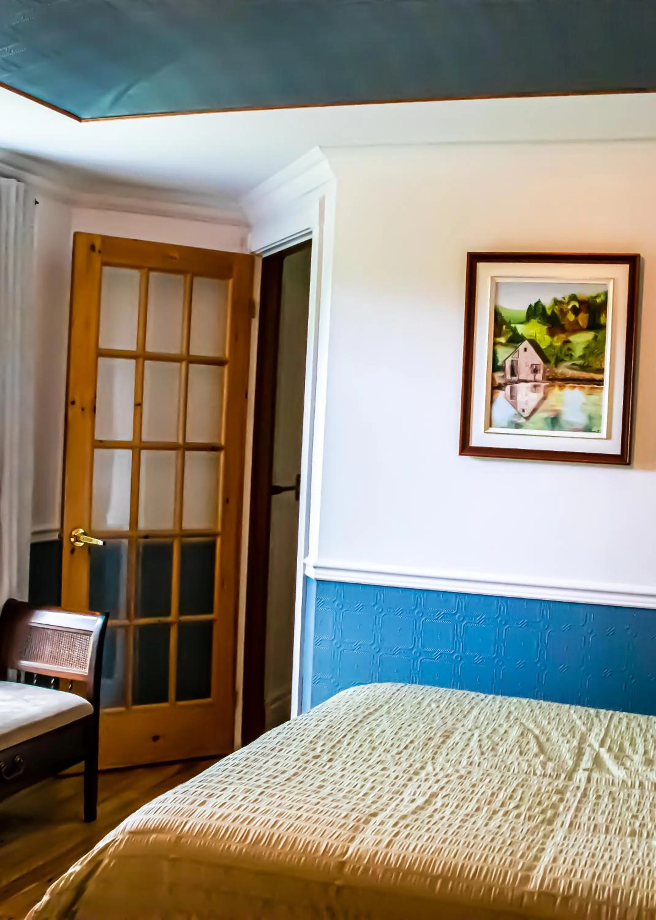 Bedroom, Bed in auberge les deux tours