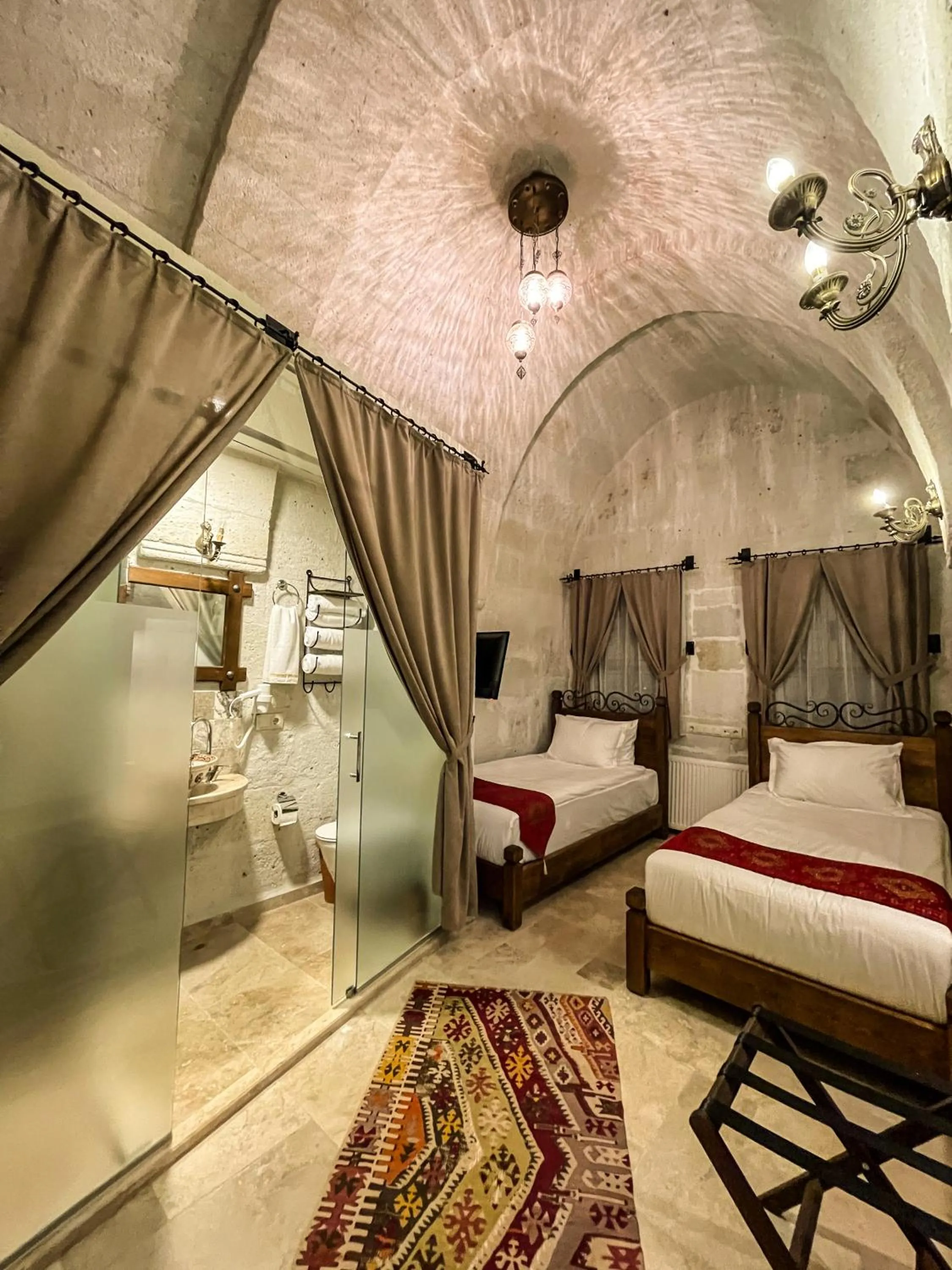 Bathroom, Bed in Kemerli House