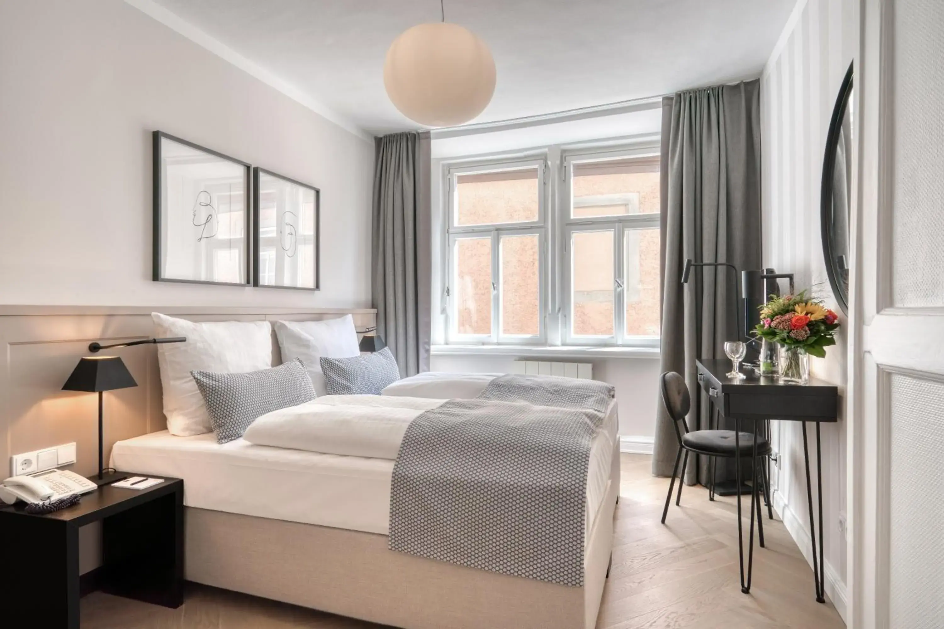 Double Room with Private Bathroom - single occupancy in Hotel Eisenhut Double Room with Private Bathroom - single occupancy in Hotel Eisenhut