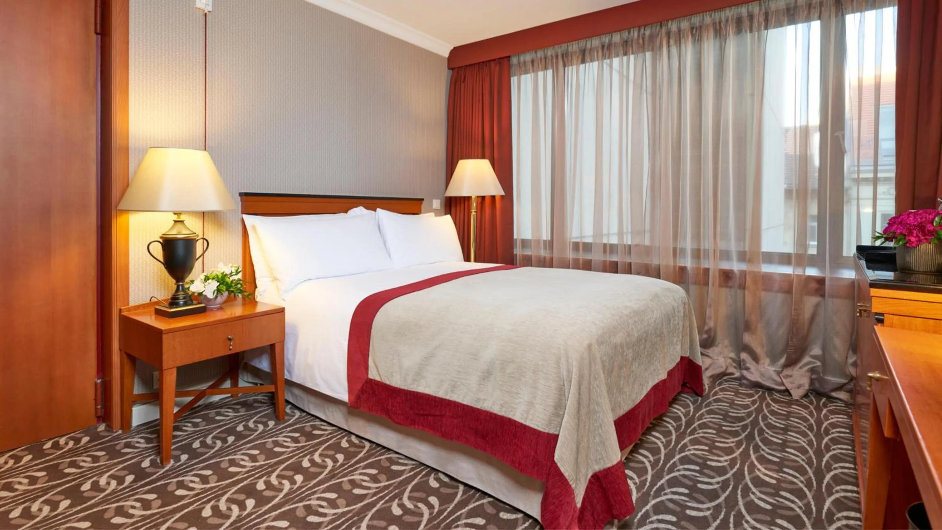 Photo of the whole room, Bed in InterContinental Budapest by IHG