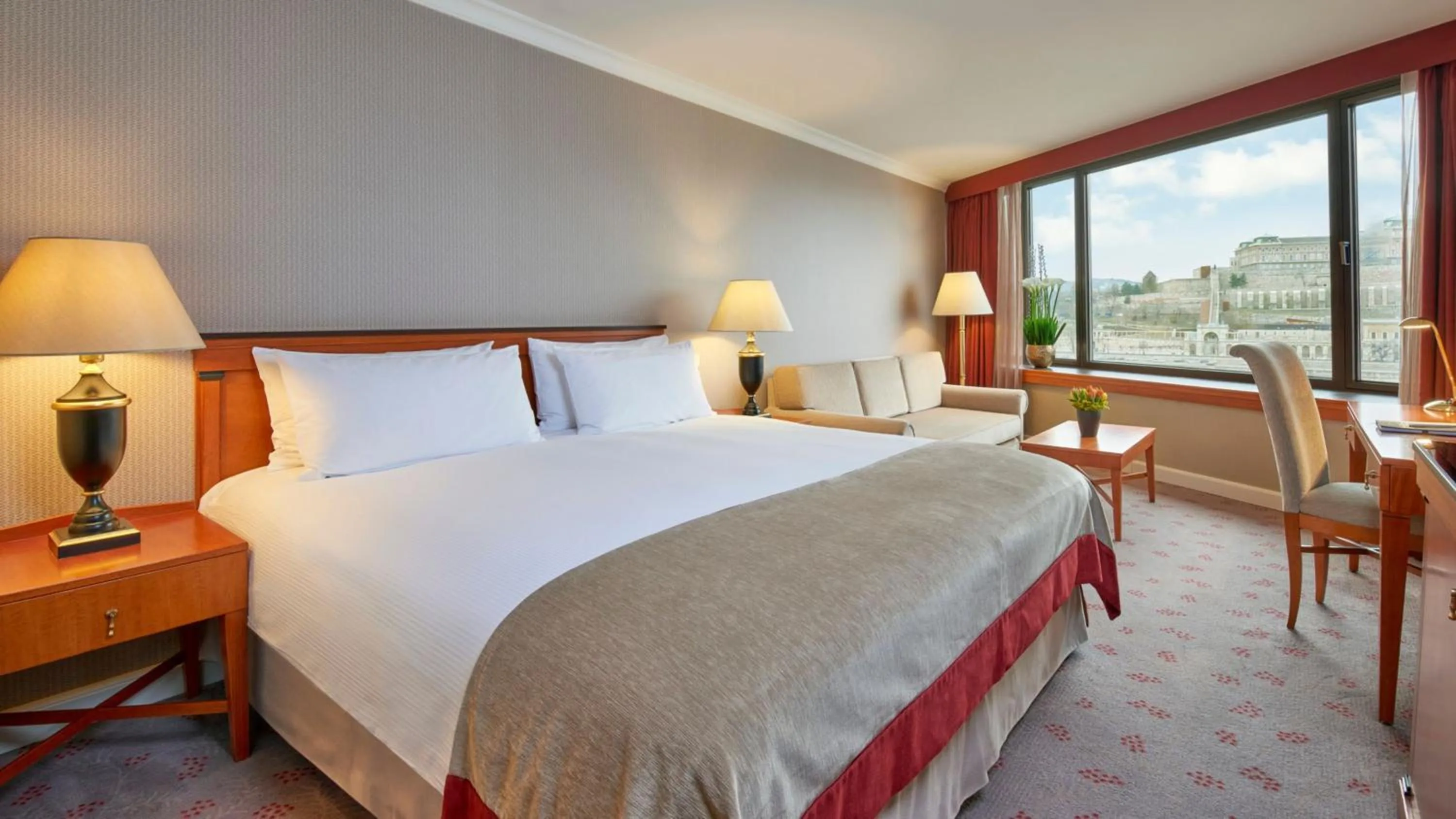 Photo of the whole room, Bed in InterContinental Budapest by IHG