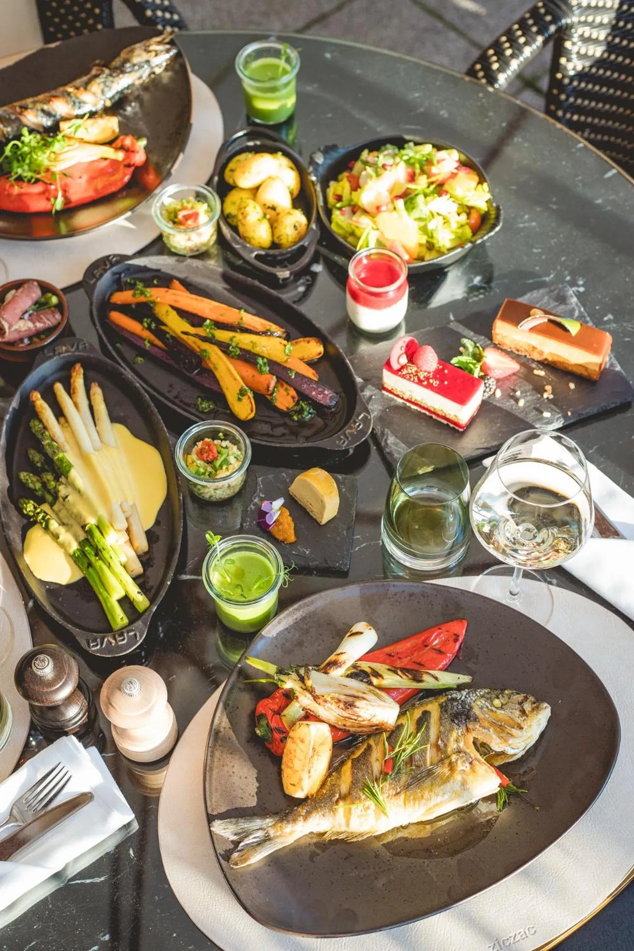 Restaurant/places to eat in InterContinental Budapest by IHG