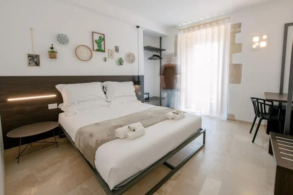 Double Room with Terrace - single occupancy in IBLA ROOMS Double Room with Terrace - single occupancy in IBLA ROOMS