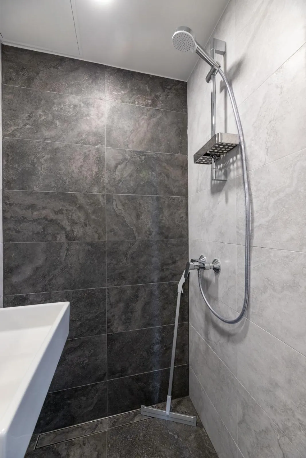 Shower in Bob W Tartu Old Town