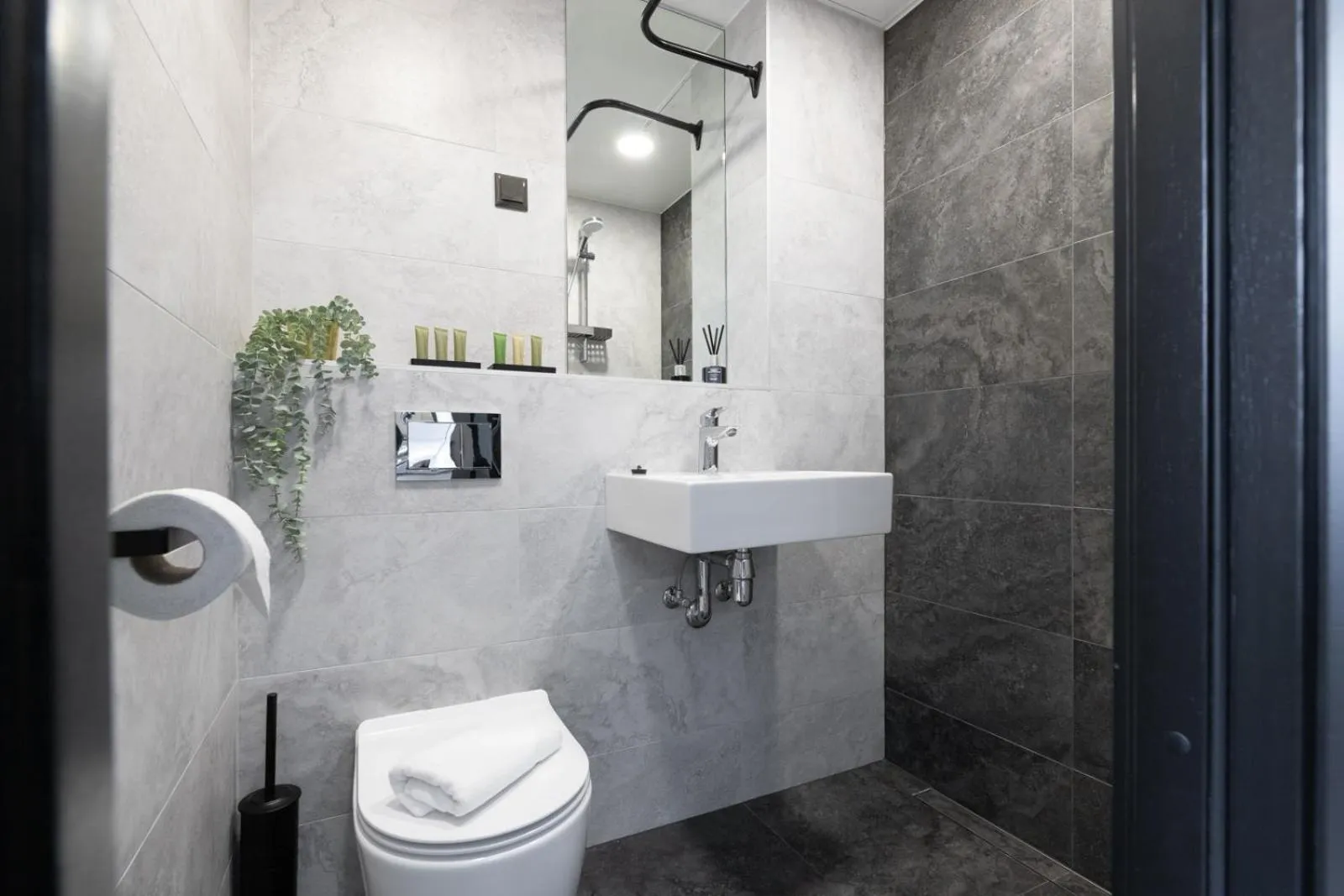 Shower in Bob W Tartu Old Town