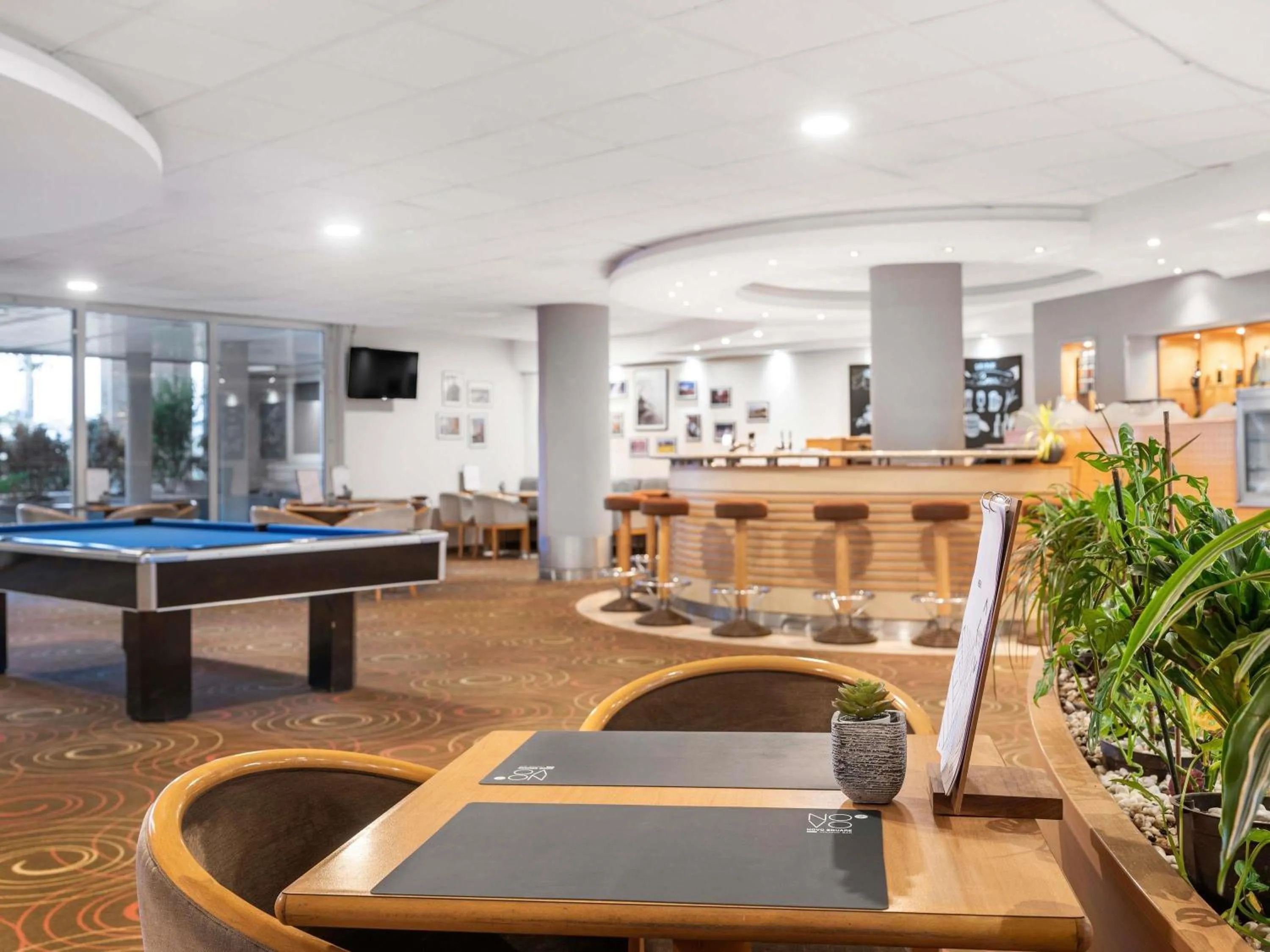 Lounge or bar in Novotel Szeged