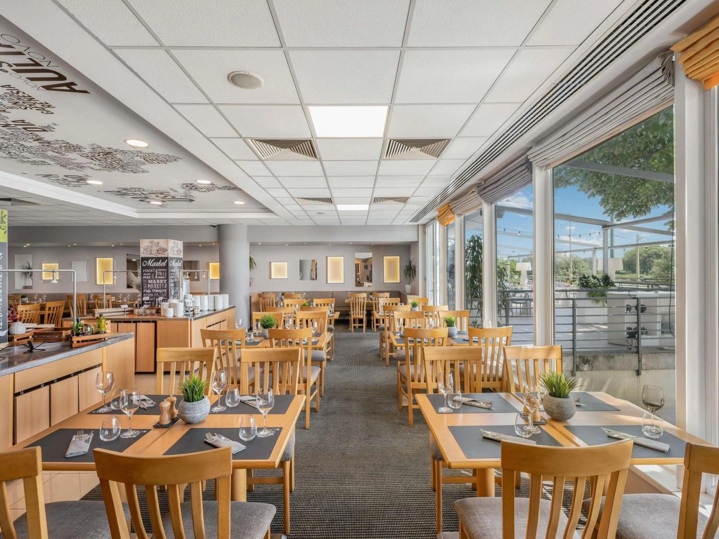 Restaurant/places to eat in Novotel Szeged