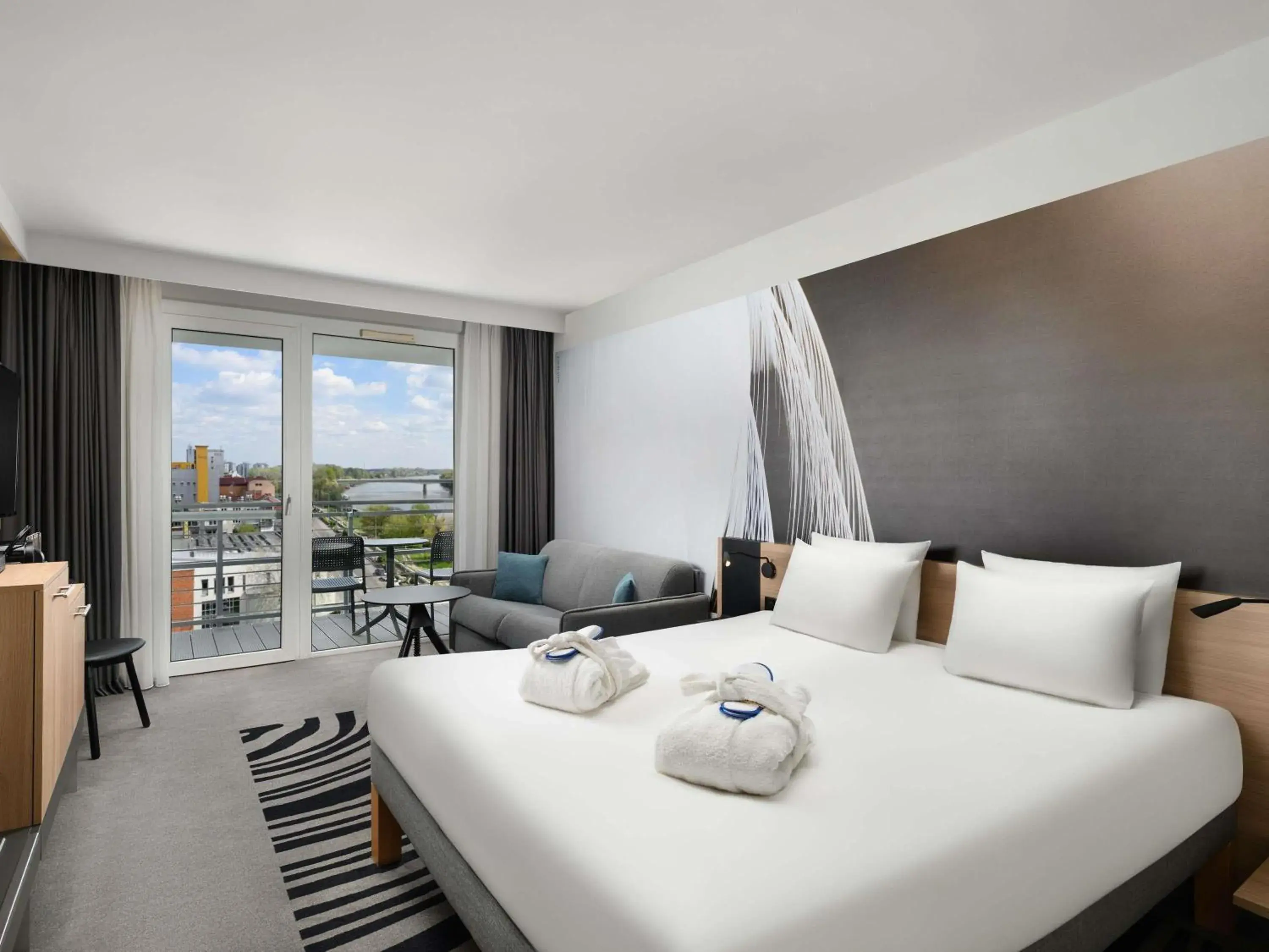 Superior Double Room River Side in Novotel Szeged Superior Double Room River Side in Novotel Szeged