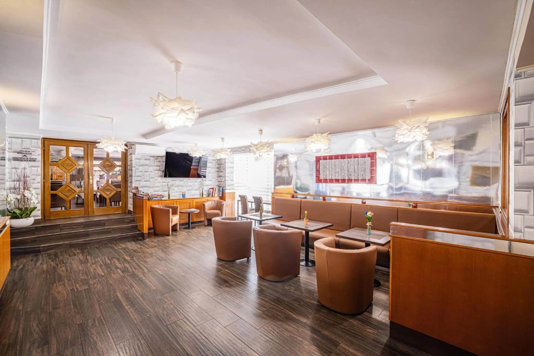 Communal lounge/ TV room in Hotel Central