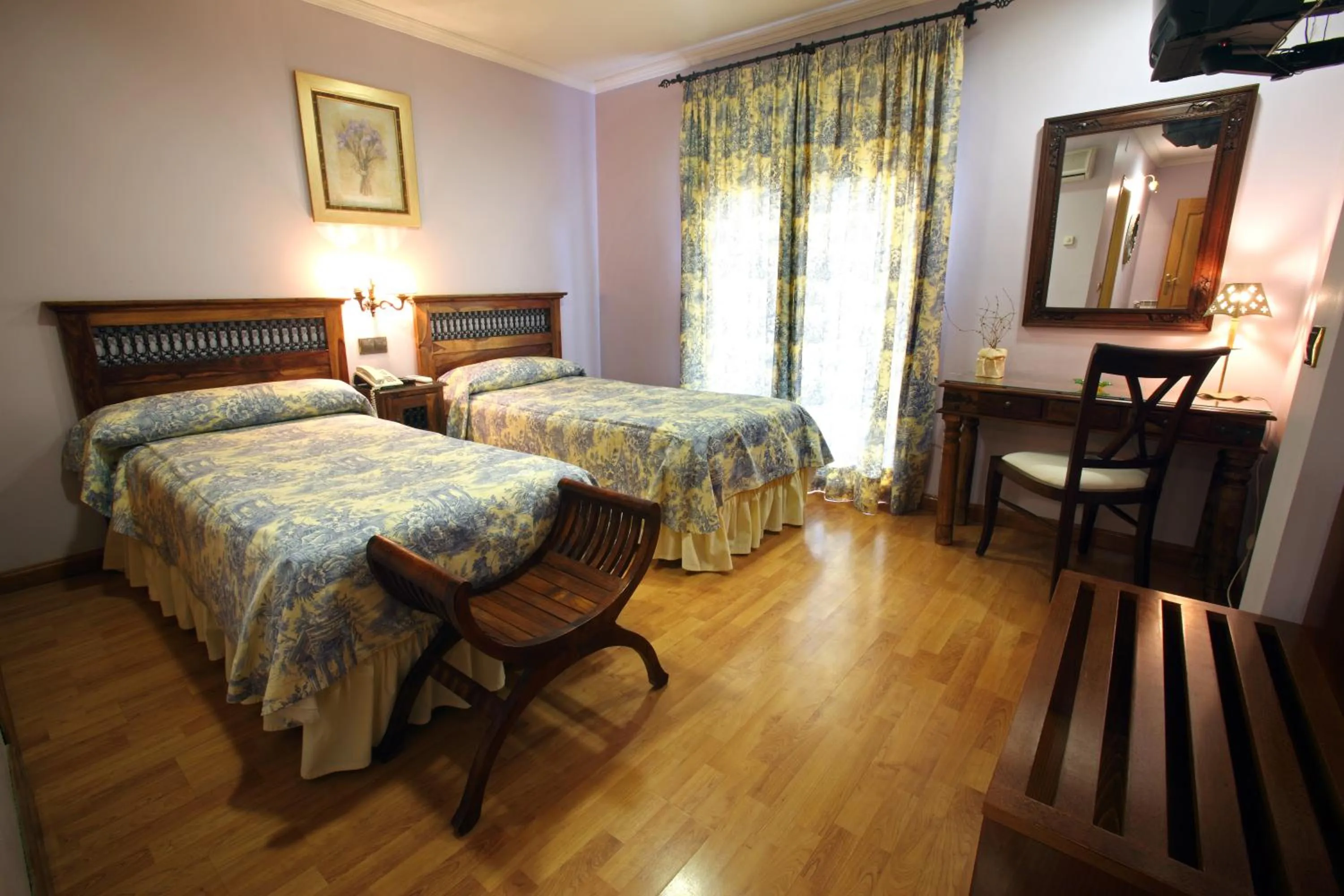 Photo of the whole room, Bed in Hotel El Pentágono