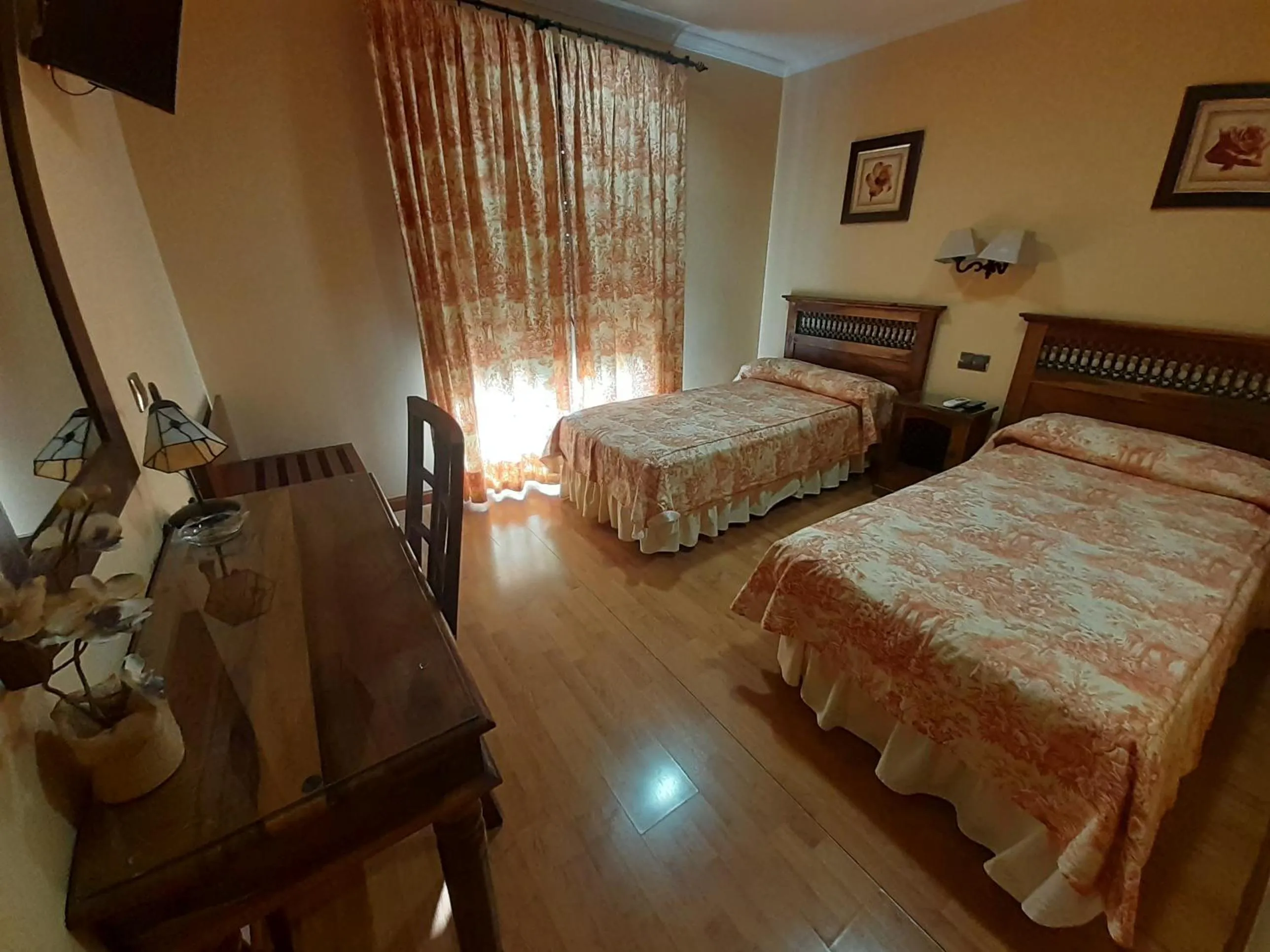 Photo of the whole room, Bed in Hotel El Pentágono