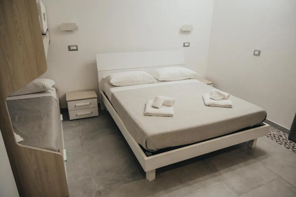 Bed in B&B OASI SUL MARE San Salvo Marina