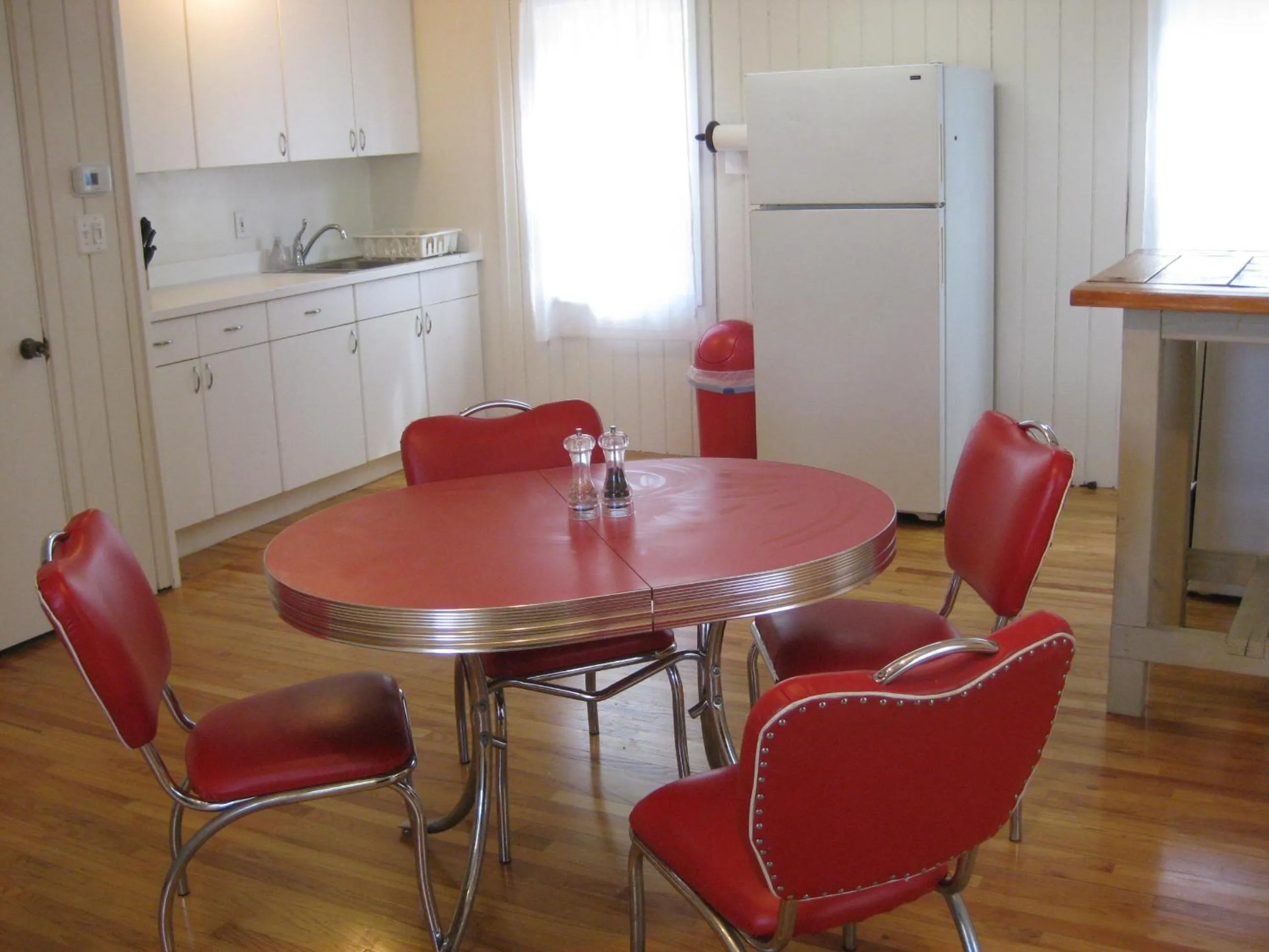 Property building in Secluded, Charming and Unique! Spacious Apartment EXCELLENT Central Location