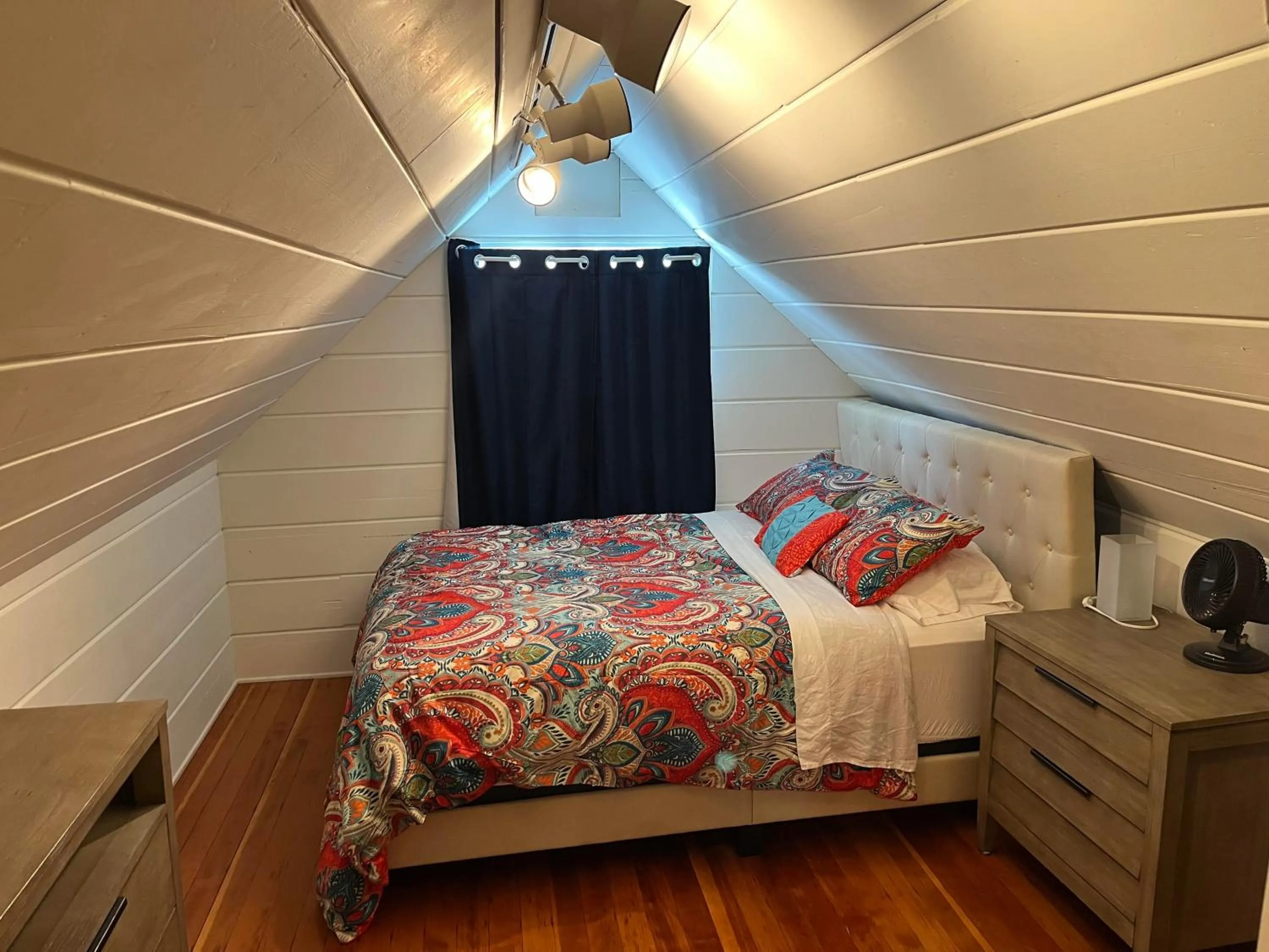 Bedroom, Bed in Secluded, Charming and Unique! Spacious Apartment EXCELLENT Central Location