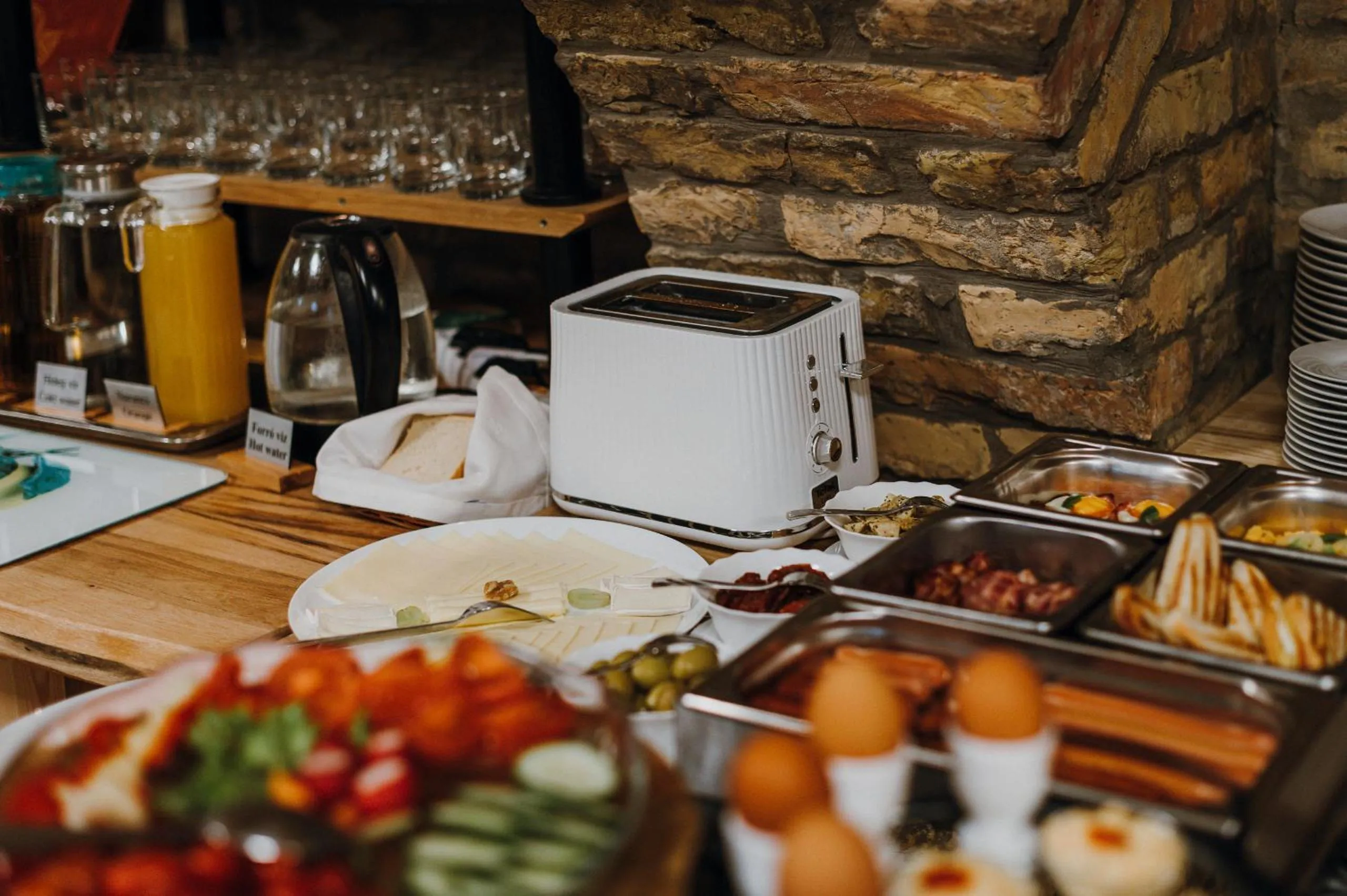 Restaurant/places to eat in Hotel Piano