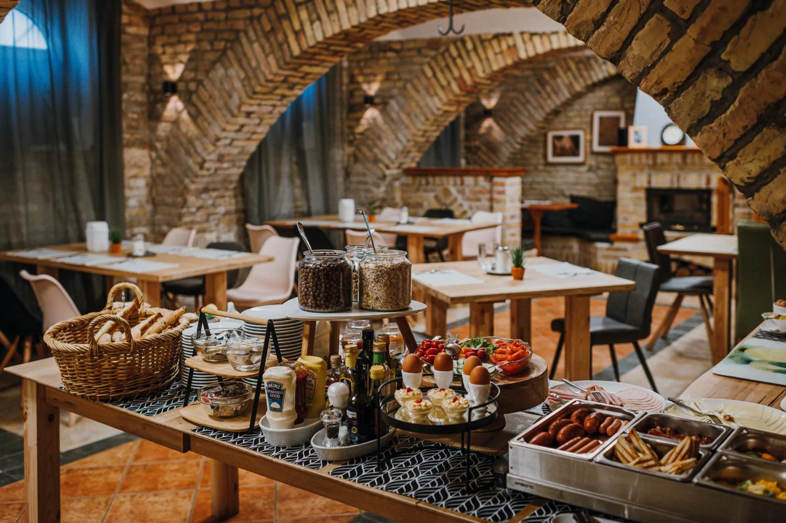 Restaurant/places to eat in Hotel Piano