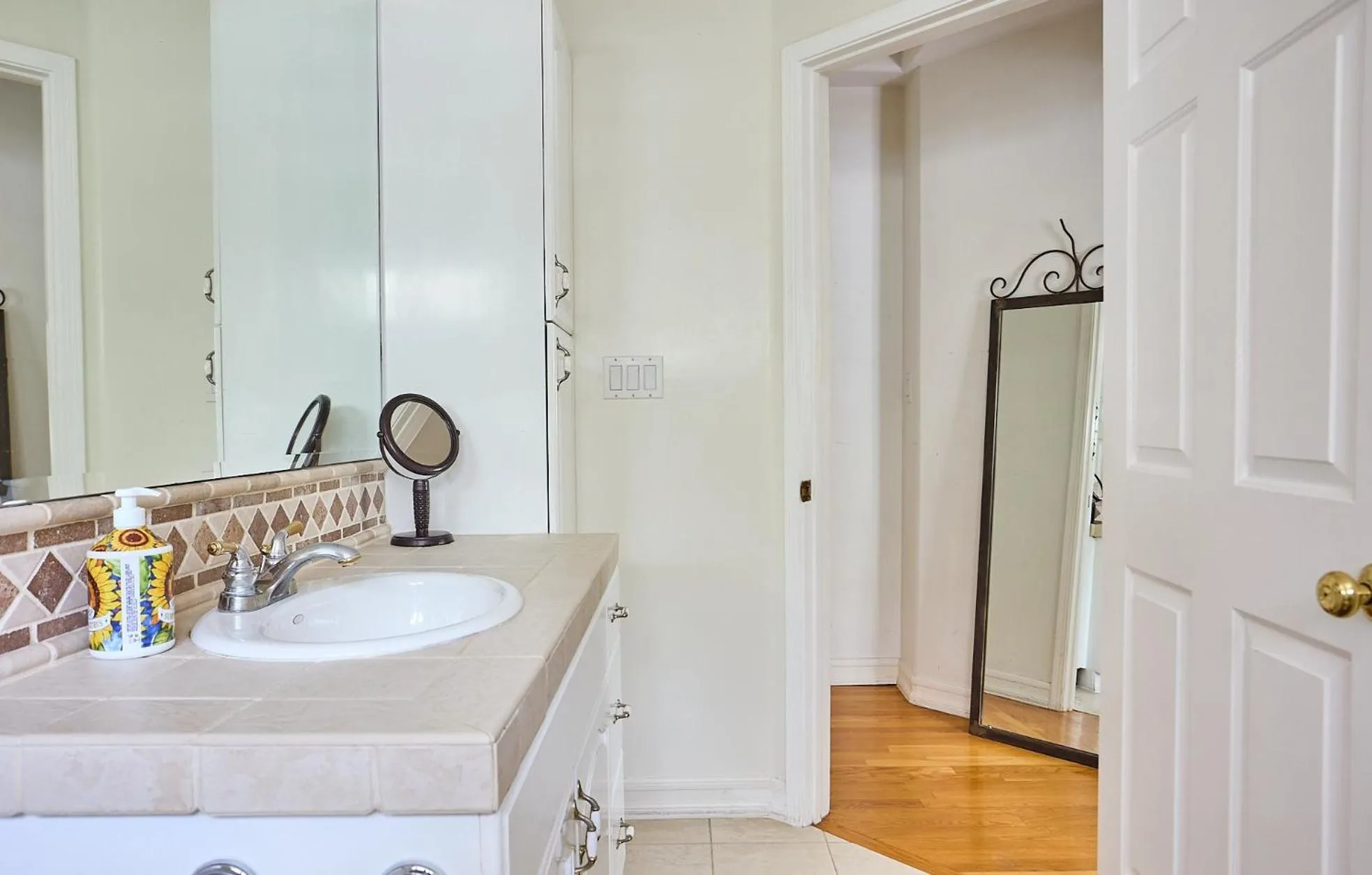 Hollywood Hills Homestay