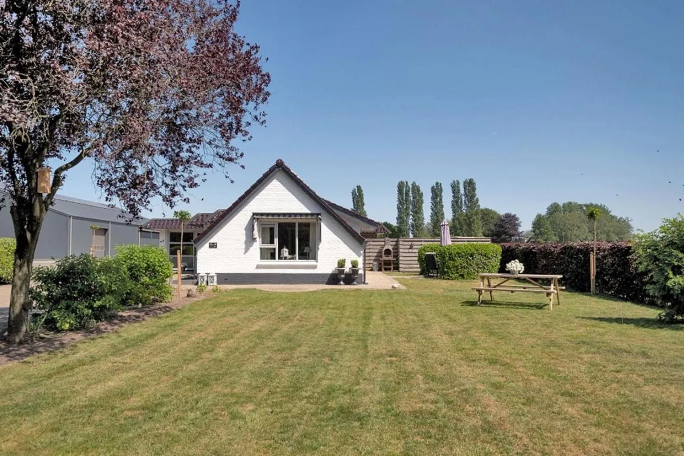 Property building in B & B Het Veurhuus