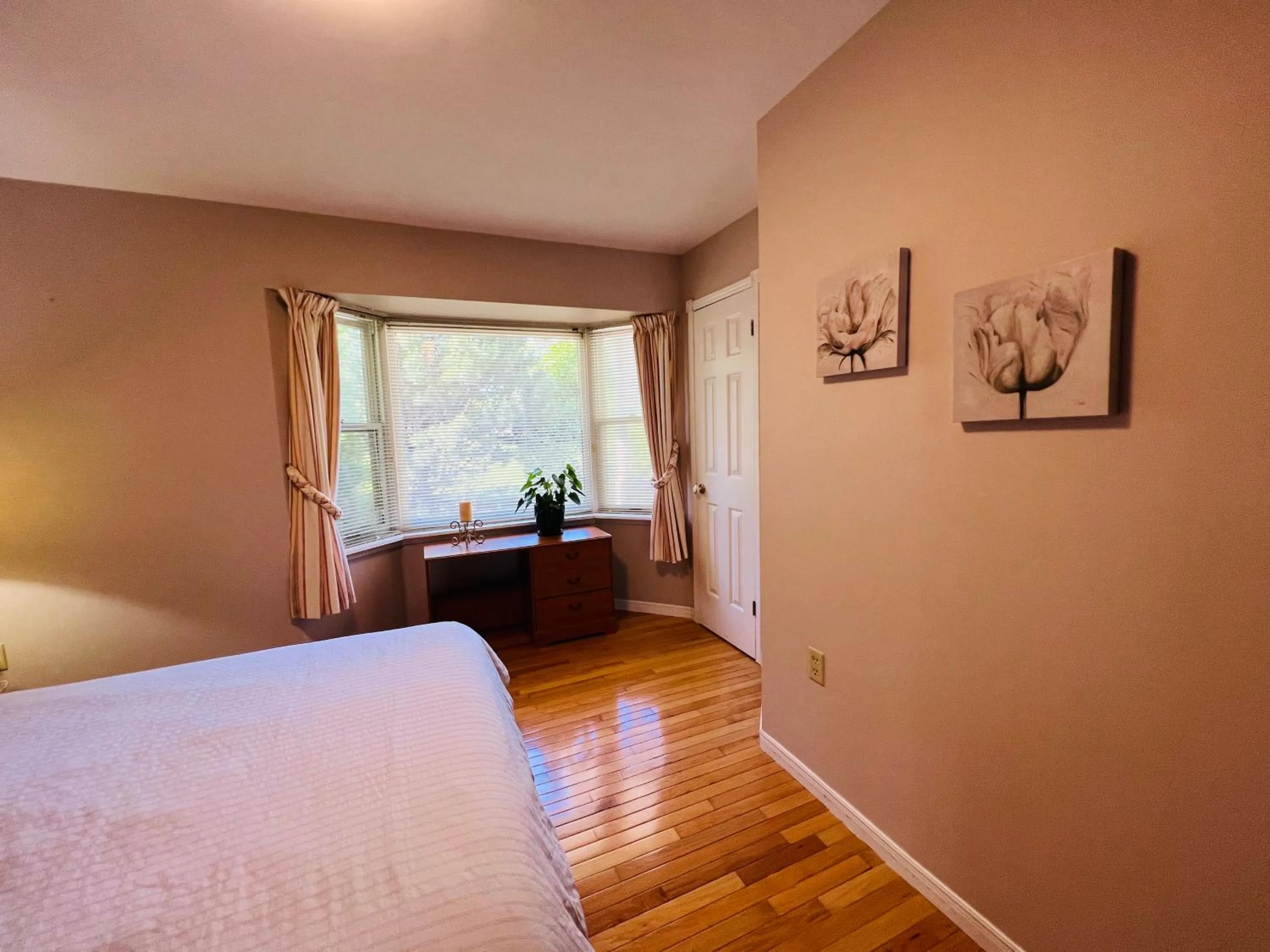 Lee's Ocean Peek B & B