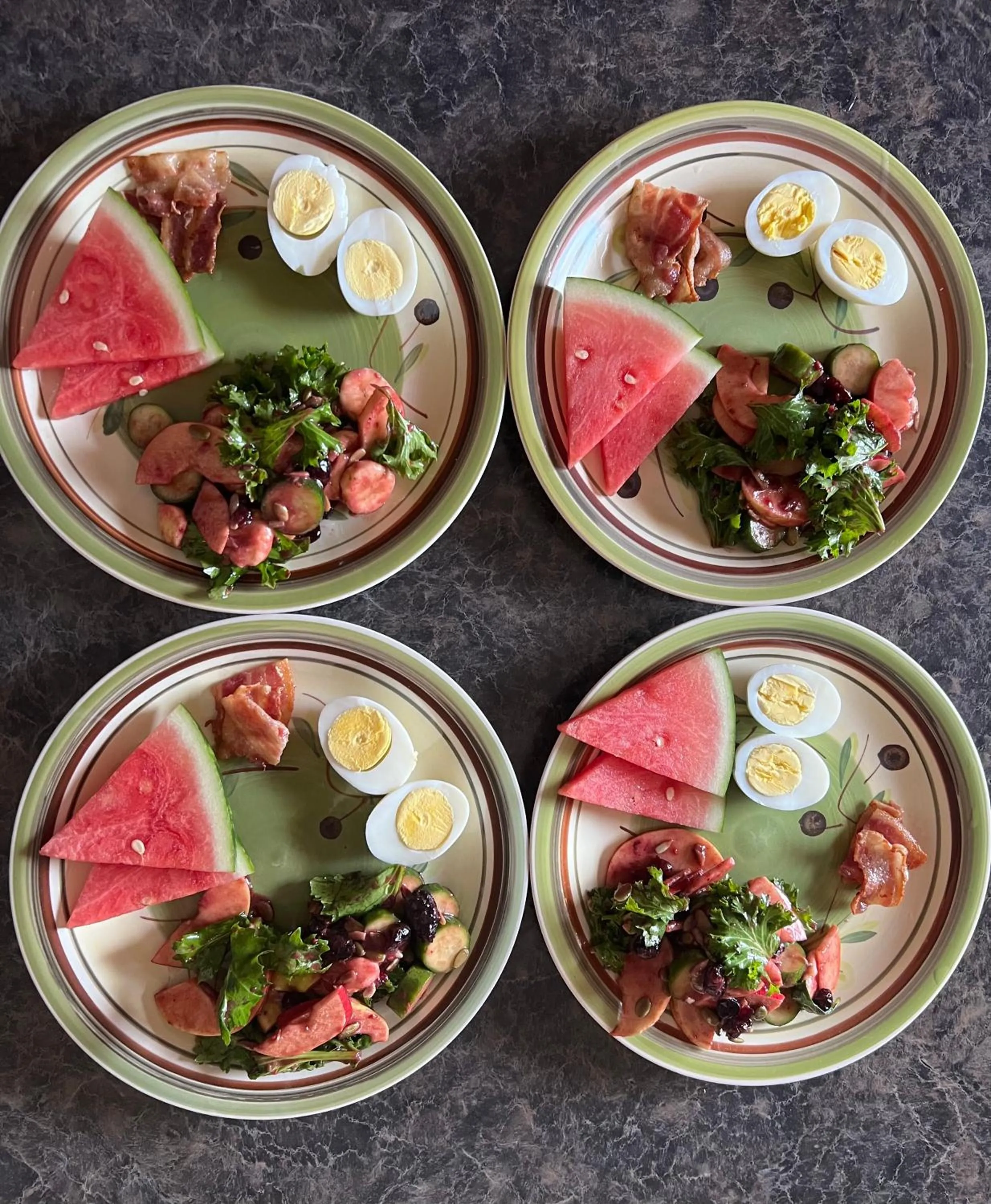 Breakfast in Lee's Ocean Peek B & B