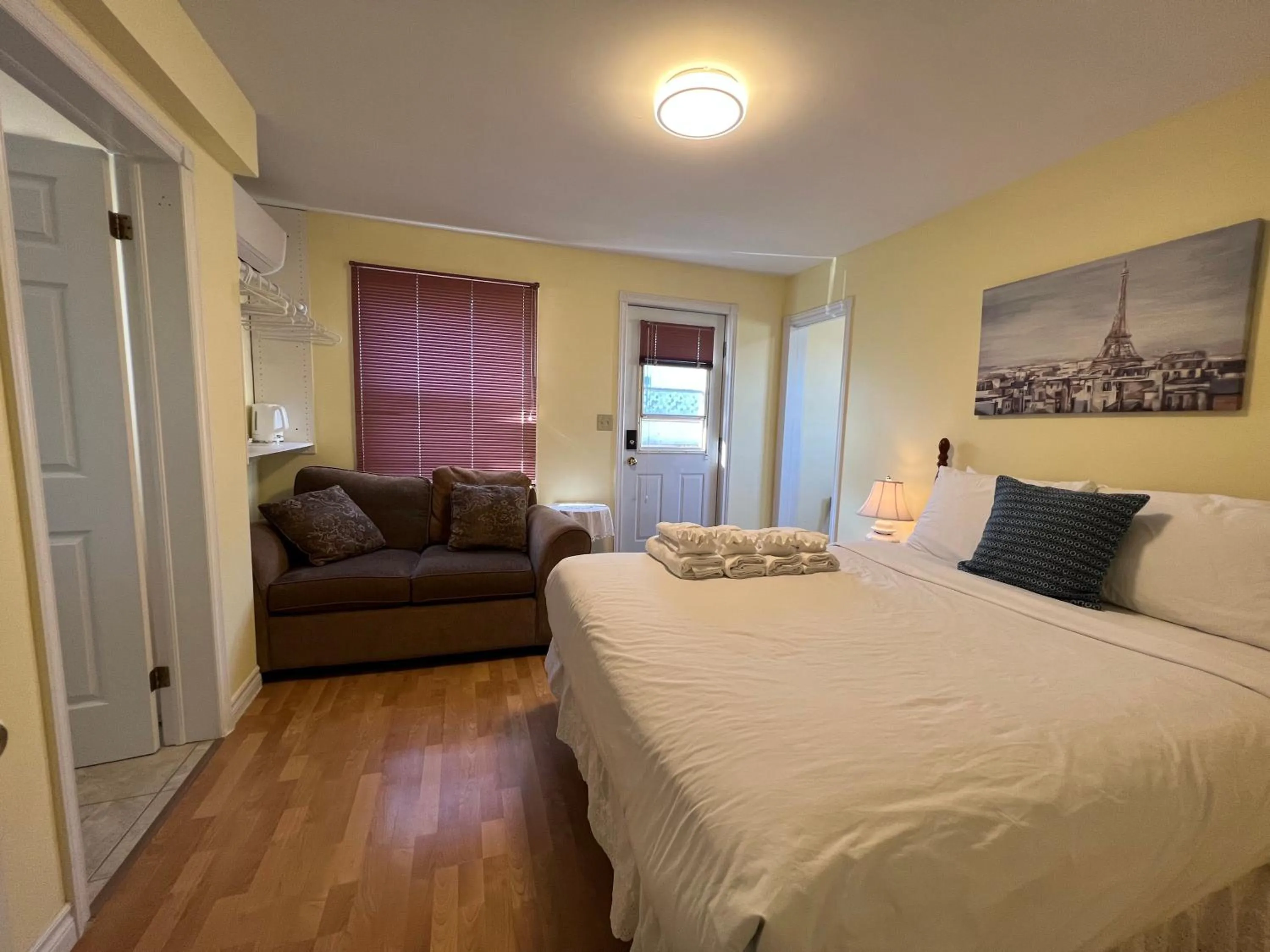 Lee's Ocean Peek B & B