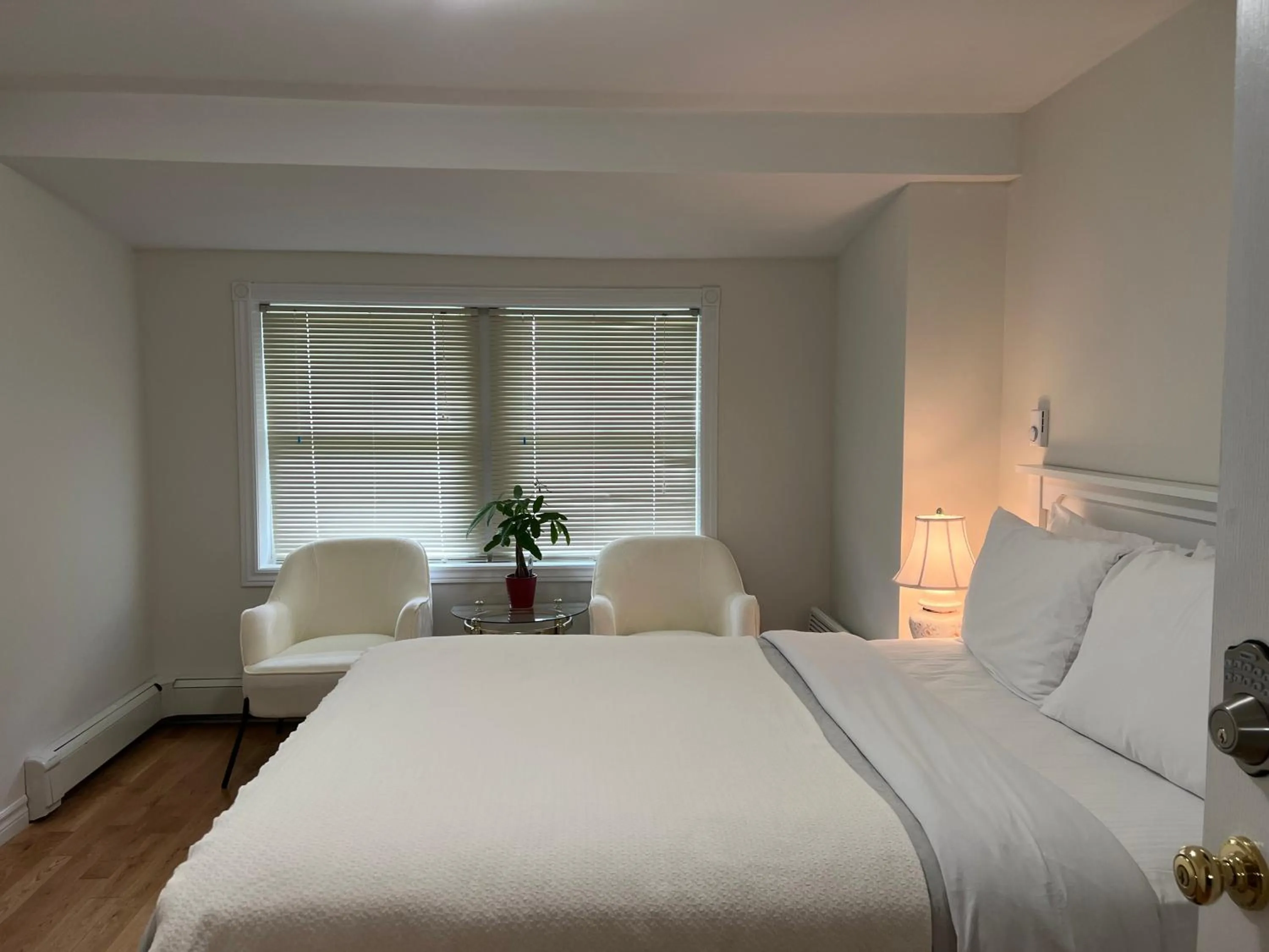 Double Room with Garden View in Lee's Ocean Peek B & B